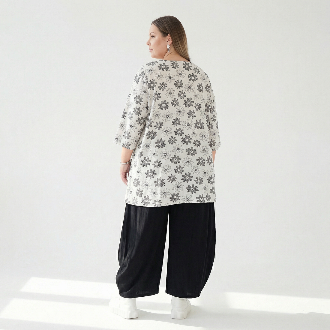  A-Form Bigshirt von AKH Fashion aus Viskose, 1575.00593, Weiß/Schwarz, Blumen, Ausgefallen