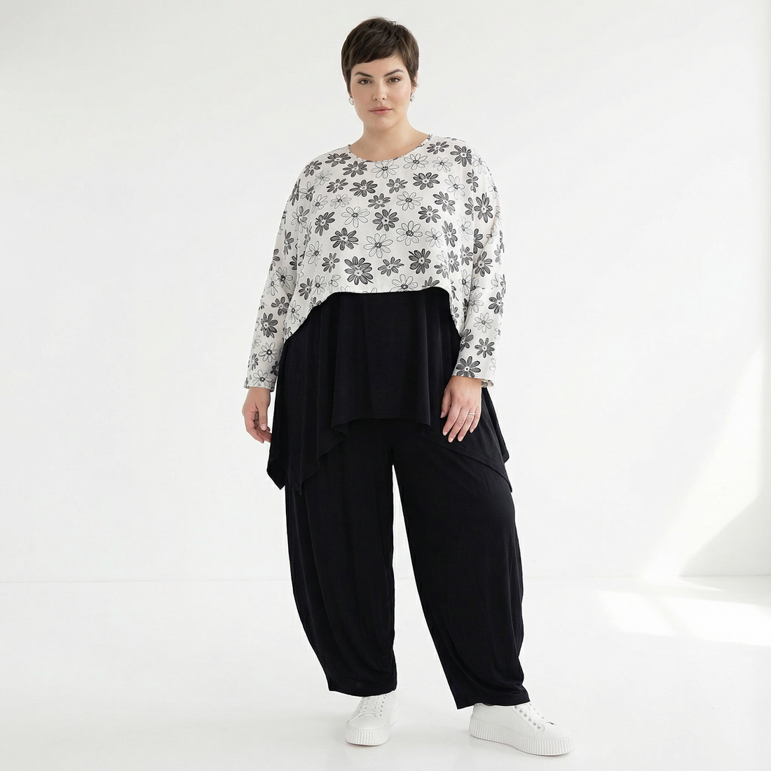  AKH Fashion Überwurf in kastiger Form, aus Viskose, 1575.07011, Weiß/Schwarz, Blumen