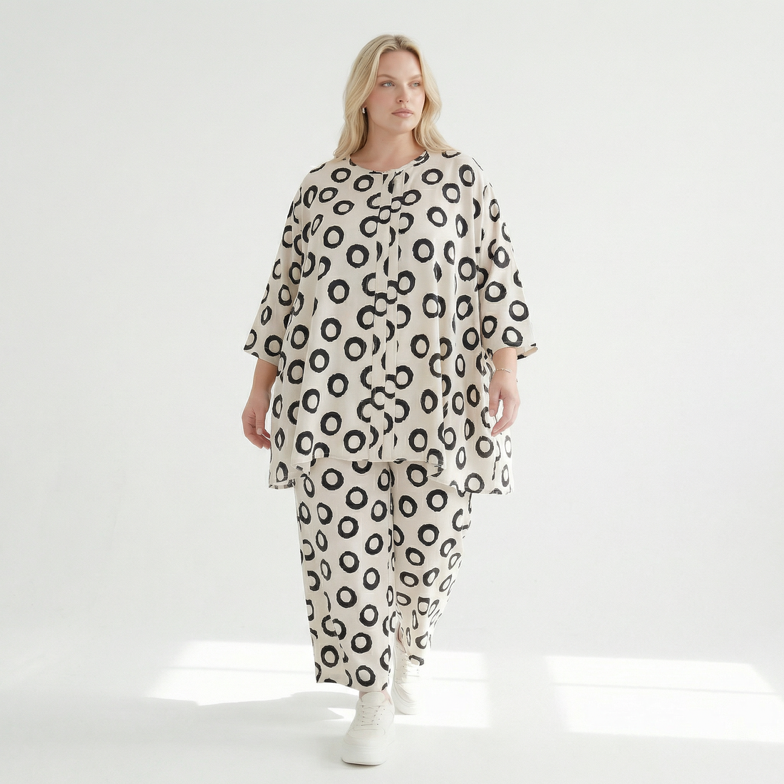  A-Form Bigshirt von AKH Fashion aus Baumwolle, 1577.07069, Ecru/Schwarz, Punkte, Ausgefallen