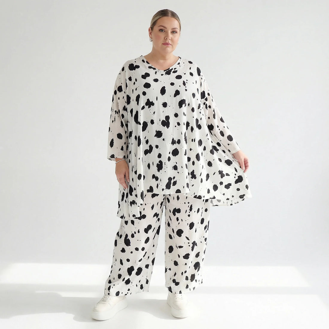 A-Form Bigshirt von AKH Fashion aus Viskose, 1579.00593, Weiß/Schwarz, Kleckse, Ausgefallen