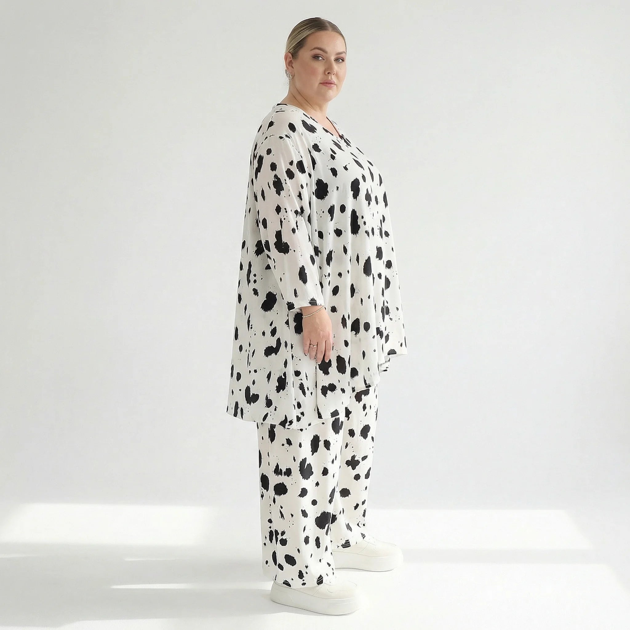 A-Form Bigshirt von AKH Fashion aus Viskose, 1579.00593, Weiß/Schwarz, Kleckse, Ausgefallen