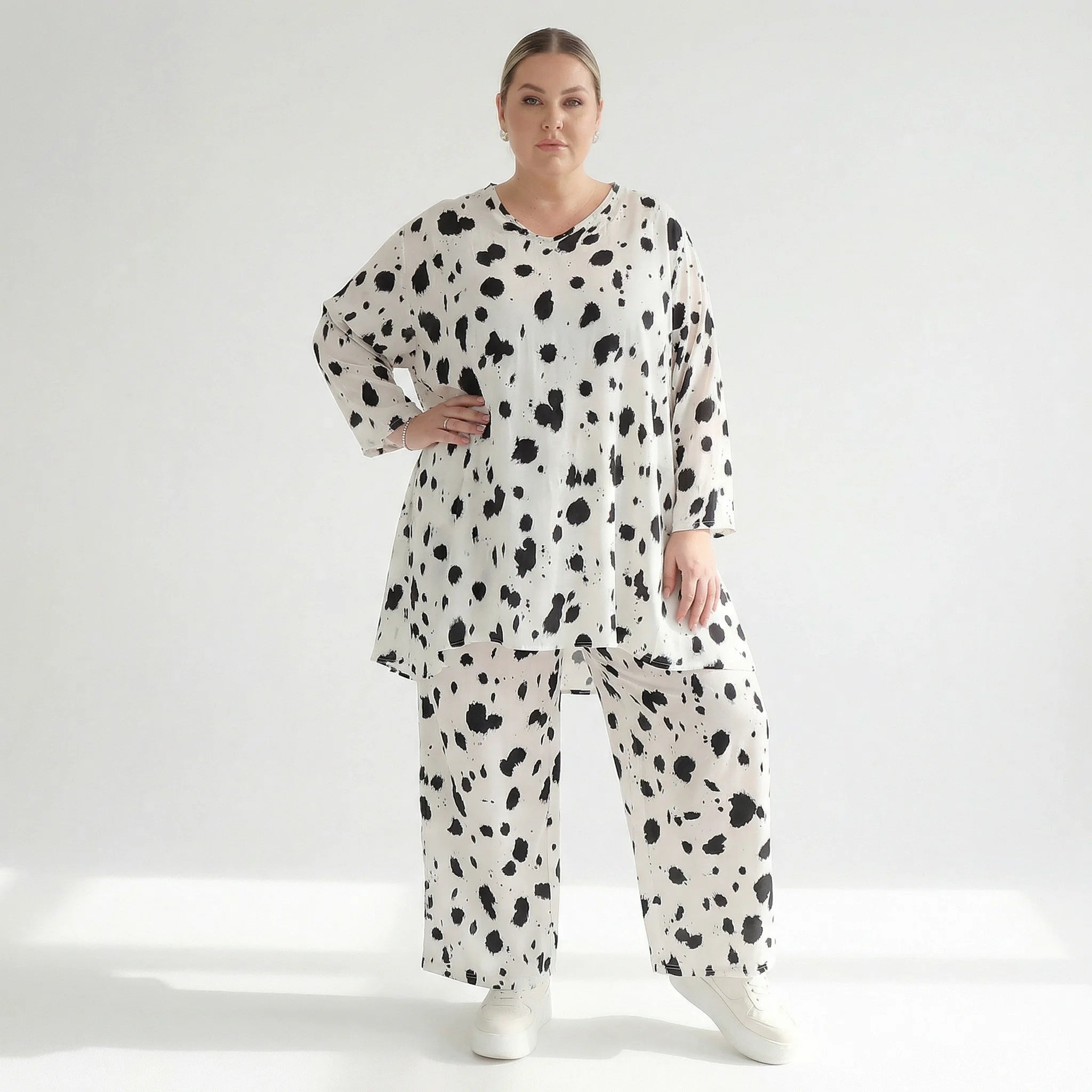 A-Form Bigshirt von AKH Fashion aus Viskose, 1579.00593, Weiß/Schwarz, Kleckse, Ausgefallen