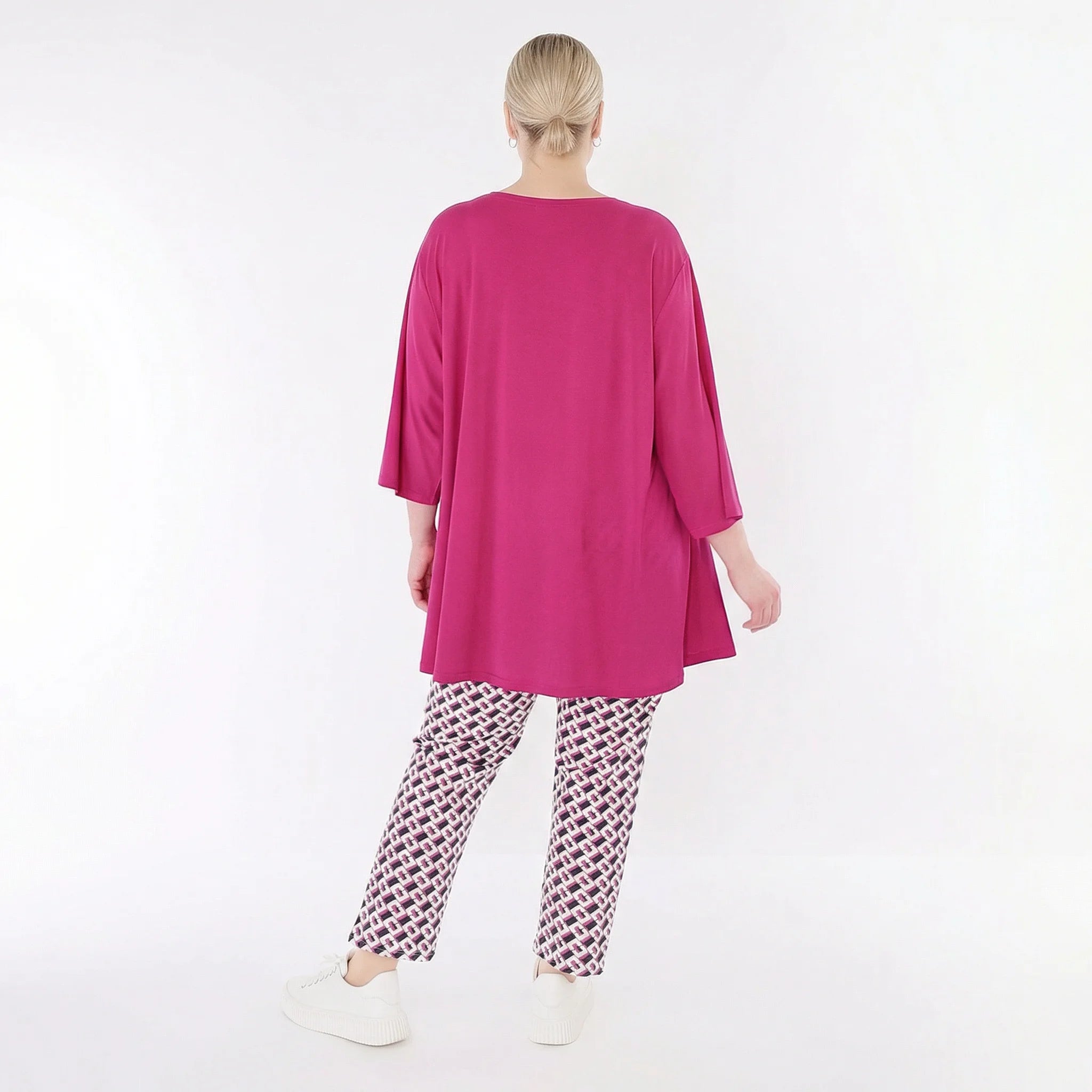 Abstrakte Karottenhose im ausgefallen legeren Lagenlook aus stretchigem Bengaline Material, Marine/Fuchsia/Weiß