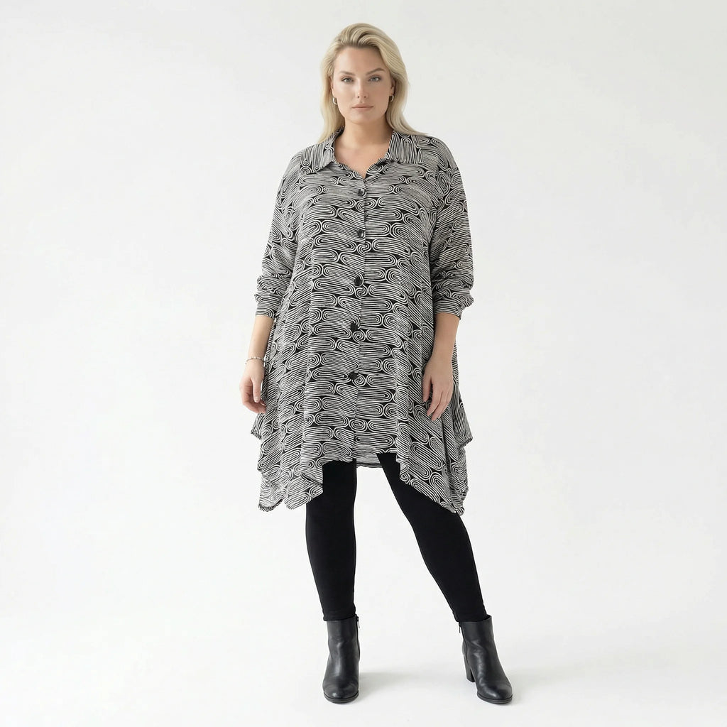 Luftige Kreppjacke in ausgefallenem Lagenlook mit moderner A-Form und zipfeligem Schnitt, Schwarz/Weiß