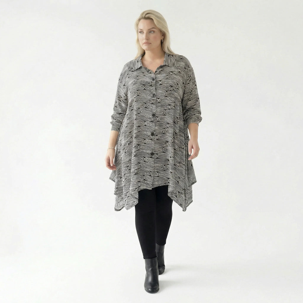 Luftige Kreppjacke in ausgefallenem Lagenlook mit moderner A-Form und zipfeligem Schnitt, Schwarz/Weiß