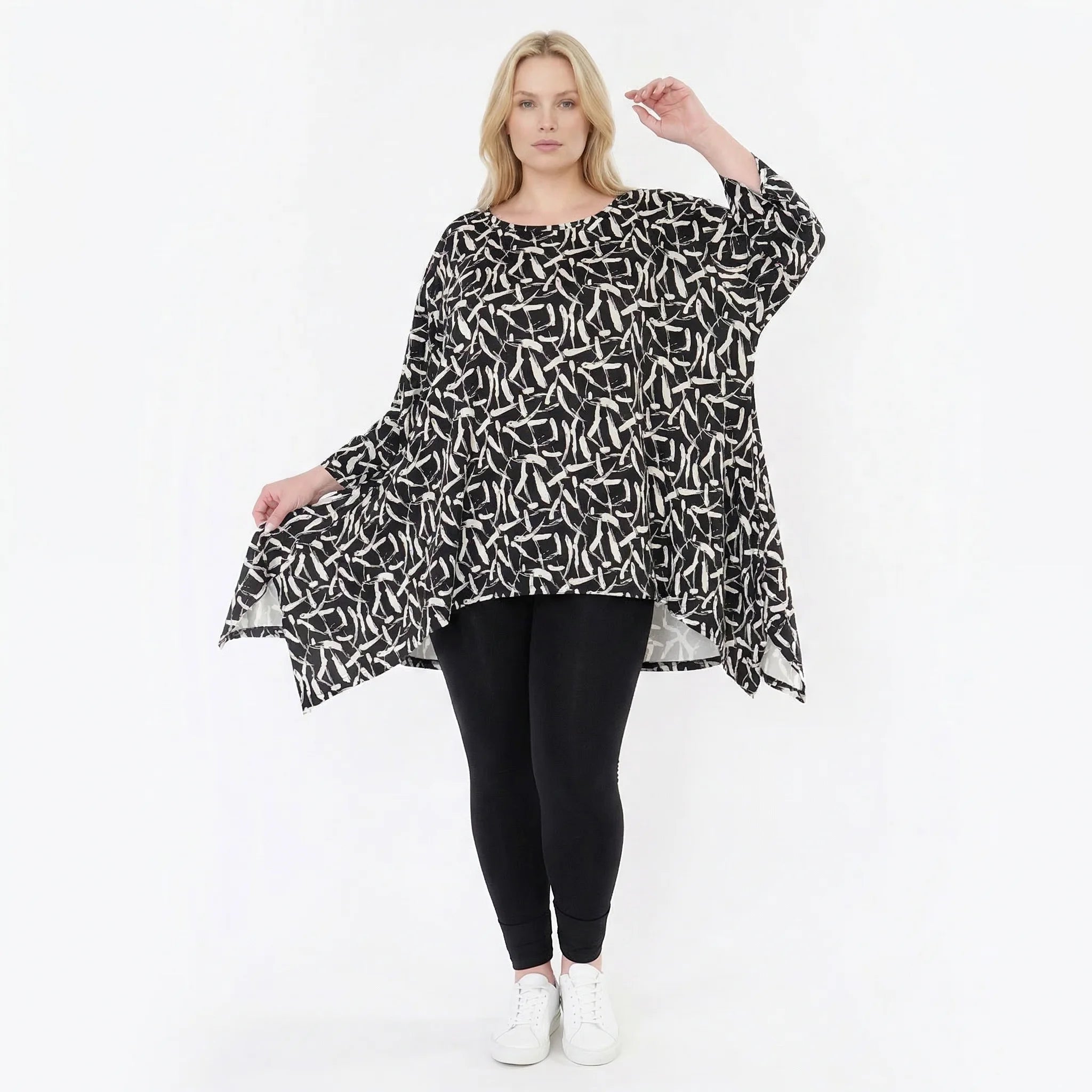 Ausgefallenes Oversize A-Form Shirt im angesagten Lagenlook mit pflegeleichtem Stretchmaterial, Schwarz/Weiß