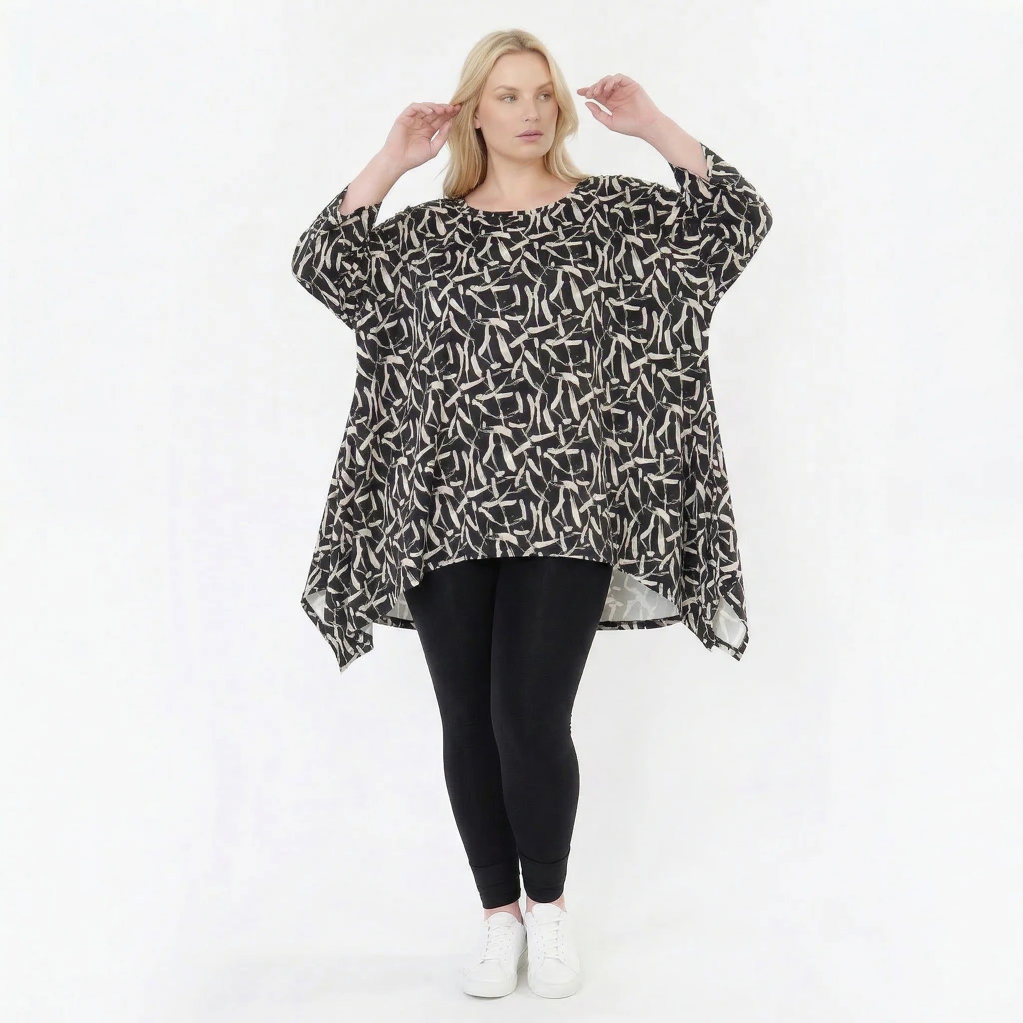 Ausgefallenes Oversize A-Form Shirt im angesagten Lagenlook mit pflegeleichtem Stretchmaterial, Schwarz/Weiß