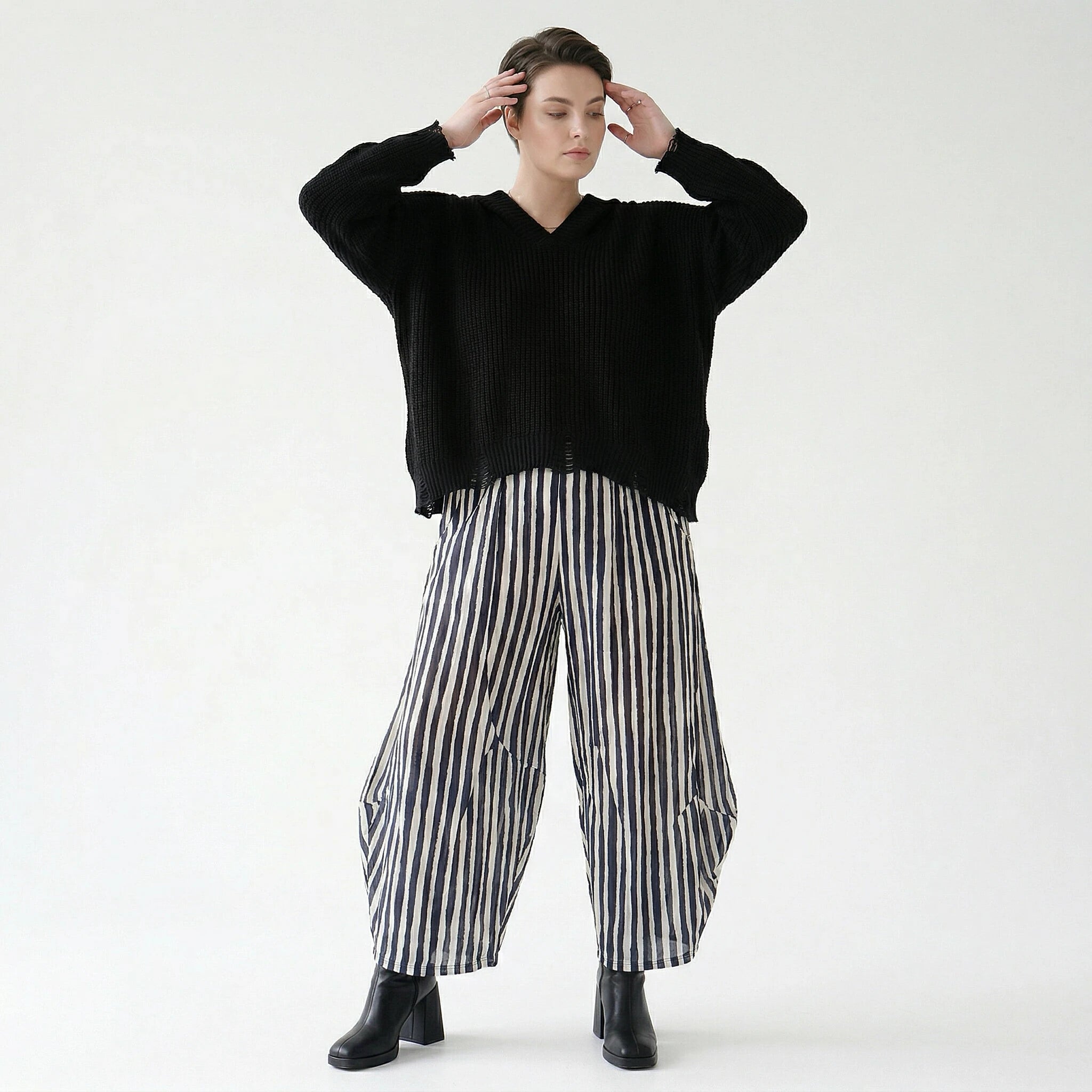 Luftige Ballon Hose in lässigem Lagenlook mit weiter Passform und Blockstreifen Design, Marine/Weiß