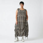 Luftiges Oversize Ballonkleid mit raffiniertem Lagenlook und zeitlosen Blockstreifen , Schwarz/Weiß