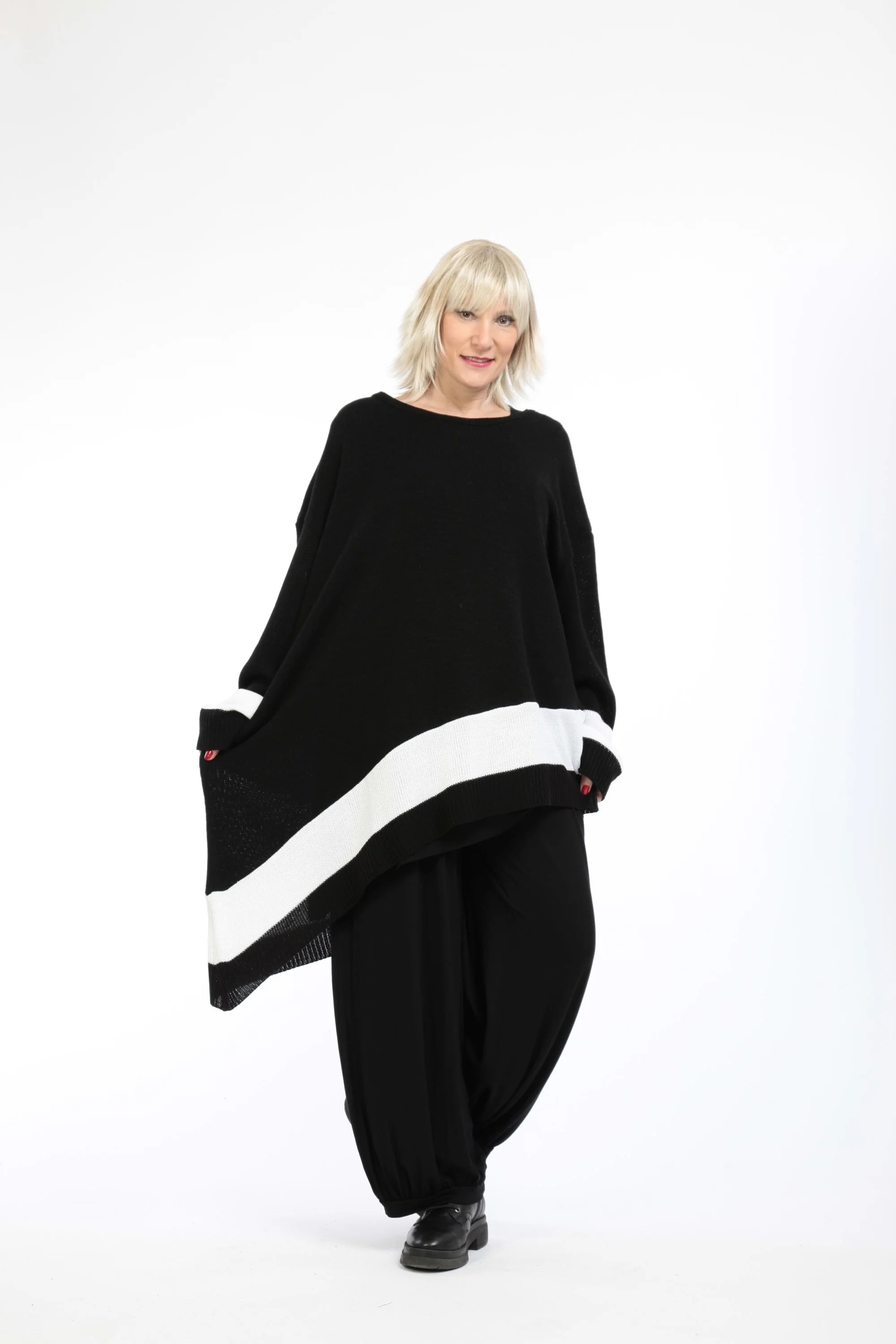  AKH Fashion Bigshirt in asymmetrischer Form, aus Baumwolle, 1204.02331, Schwarz-Weiß, Schick