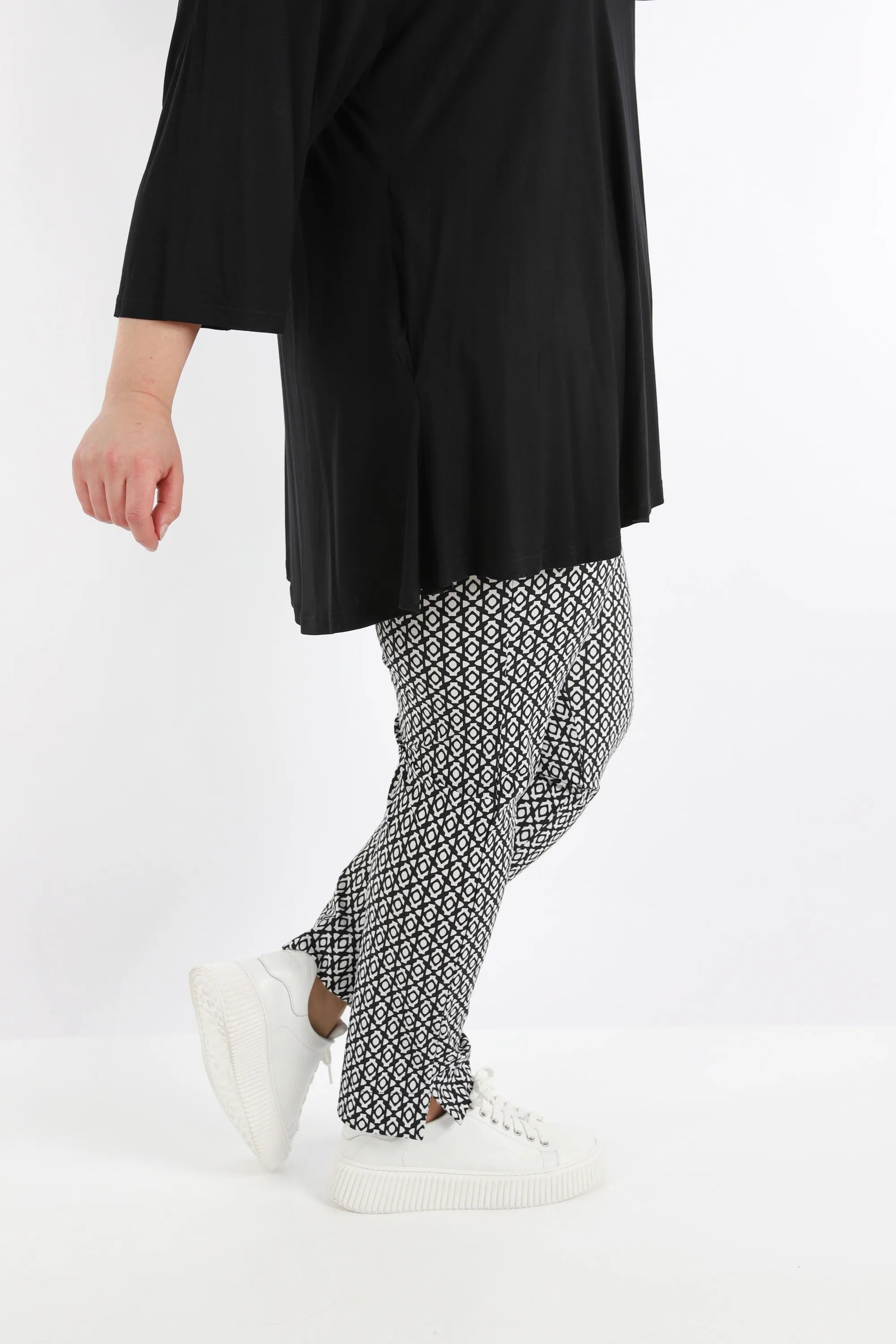  AKH Fashion Hose in gerader Form, aus Polyester, 1267.06229, Schwarz-Weiß, Muster, Schick