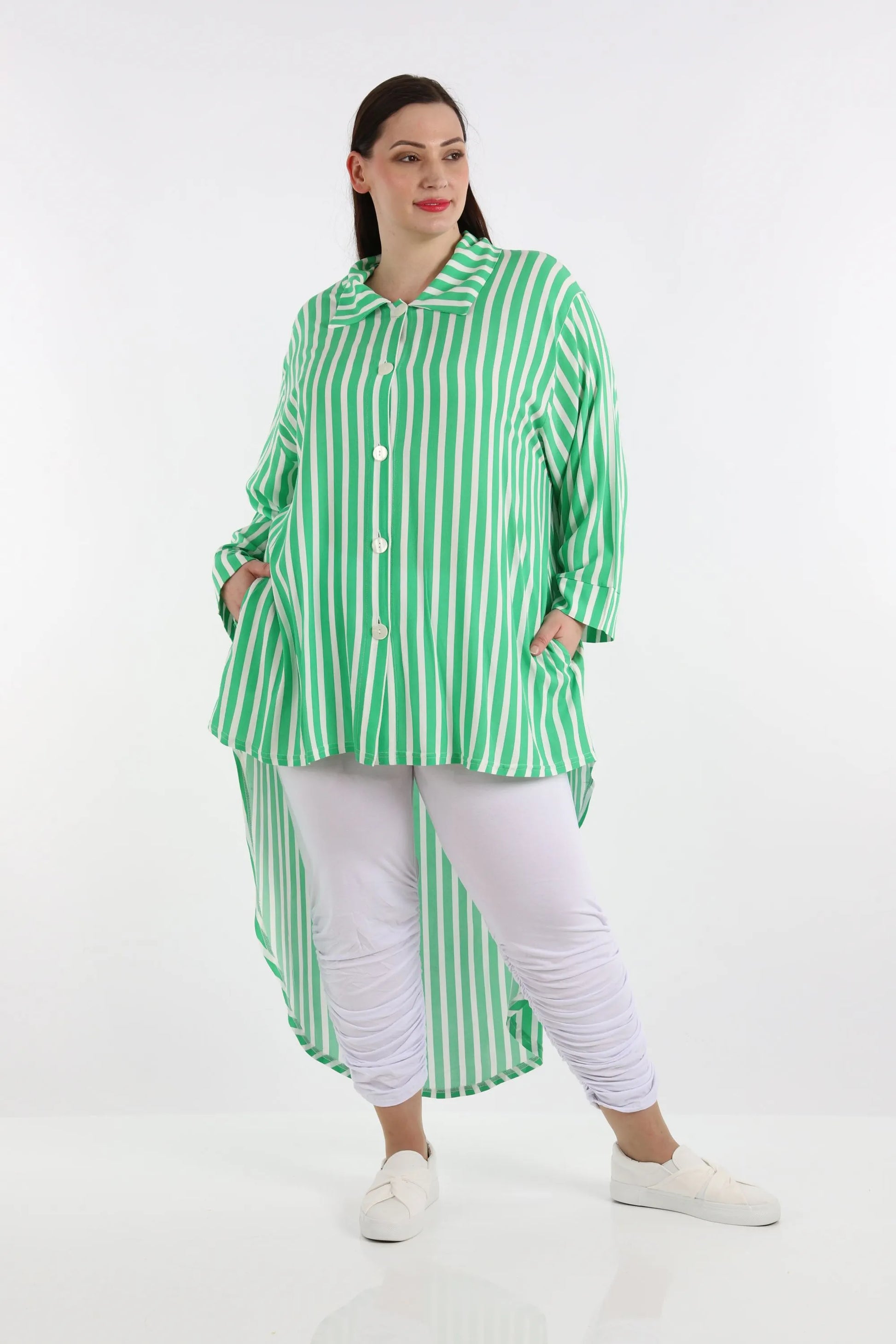  Trendige Vokuhila-Bluse in frischem Grün-Weiß Blockstreifen-Muster für Plus Size Fashion