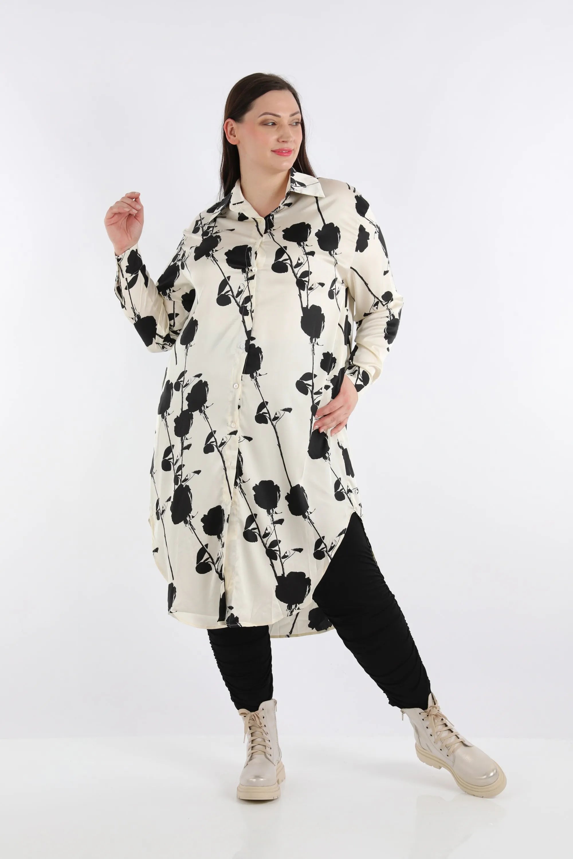  AKH Fashion Bluse in gerundeter Form, aus Viskose, 1275.02502, Ecru-Schwarz, Blumen
