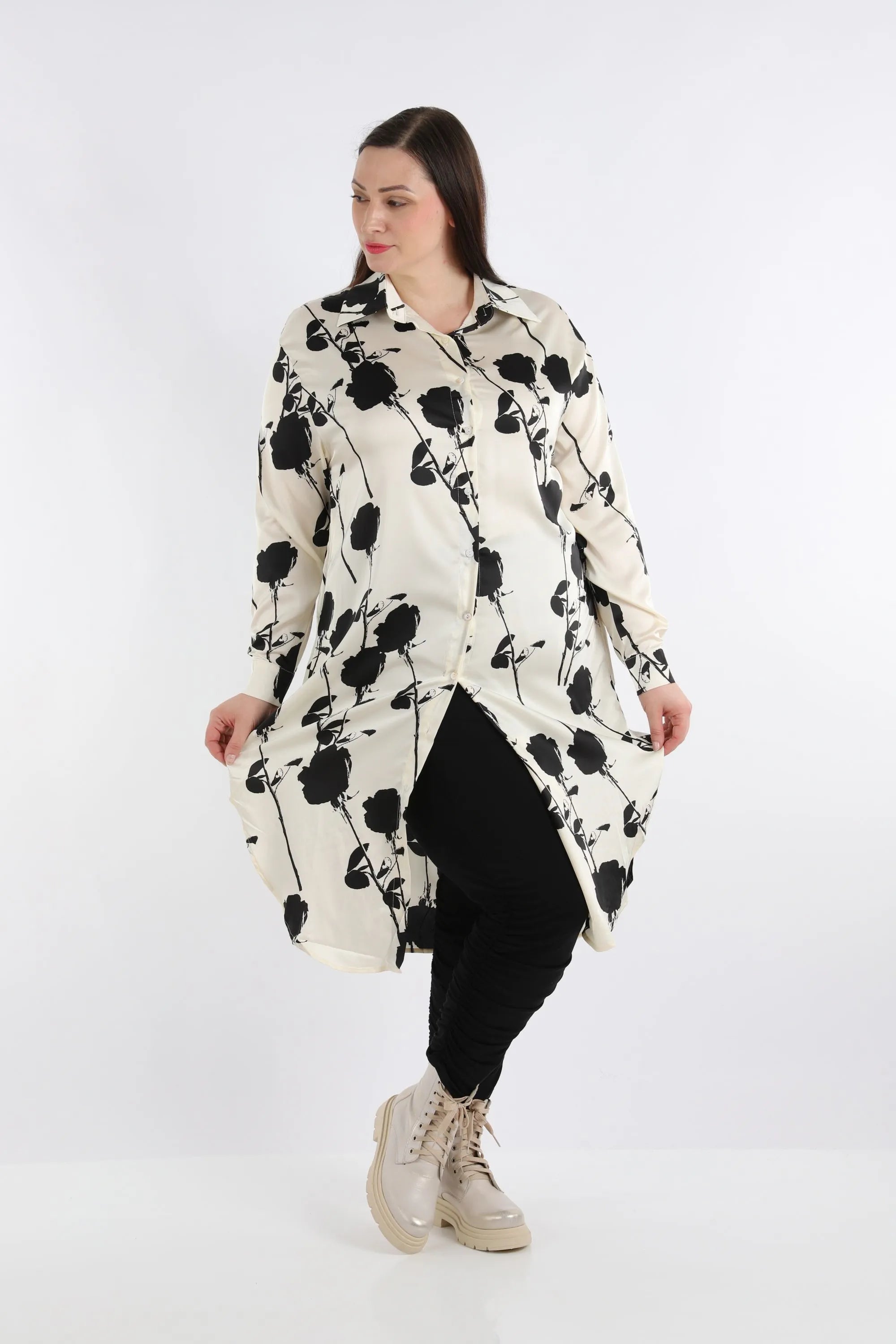  AKH Fashion Bluse in gerundeter Form, aus Viskose, 1275.02502, Ecru-Schwarz, Blumen