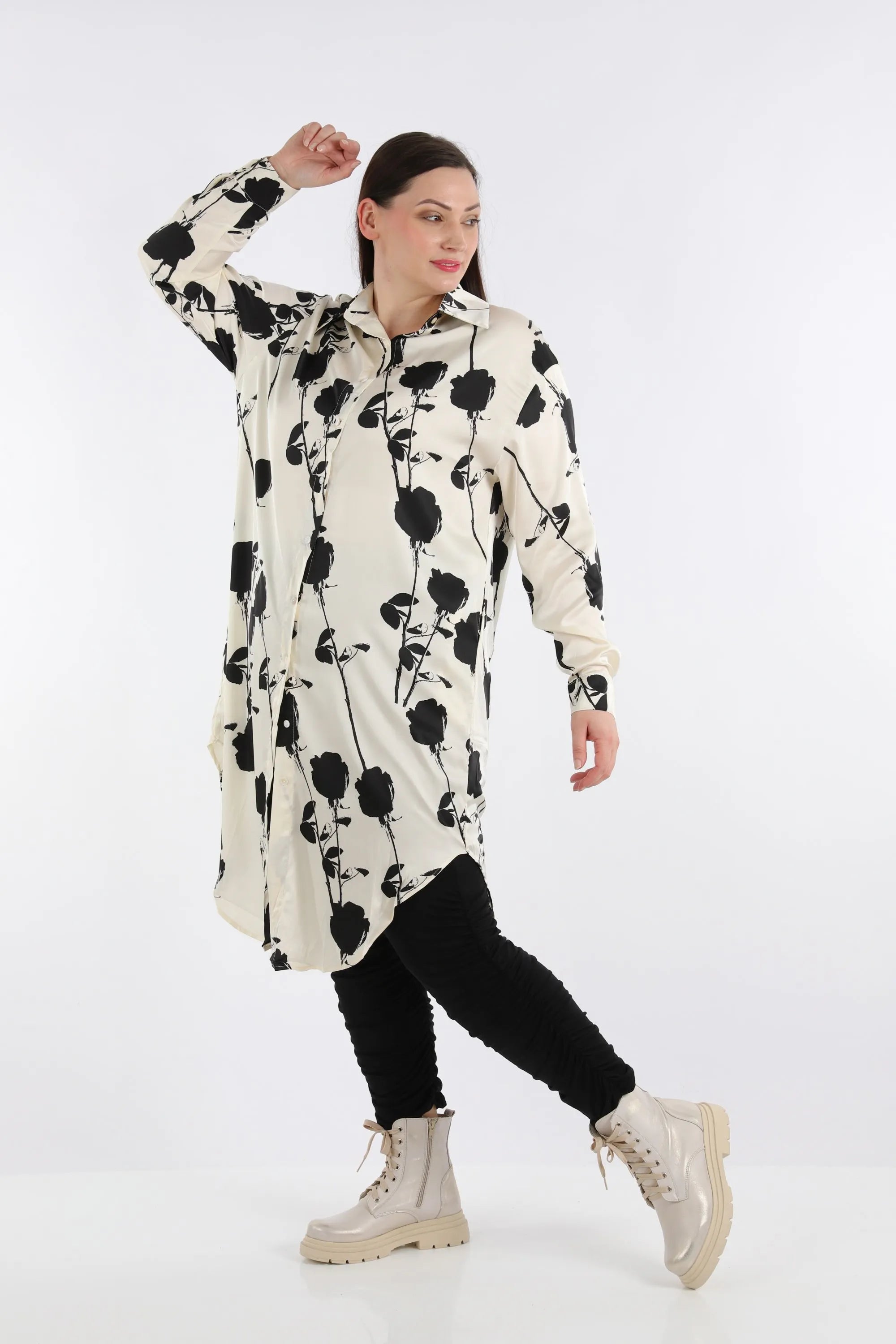  AKH Fashion Bluse in gerundeter Form, aus Viskose, 1275.02502, Ecru-Schwarz, Blumen