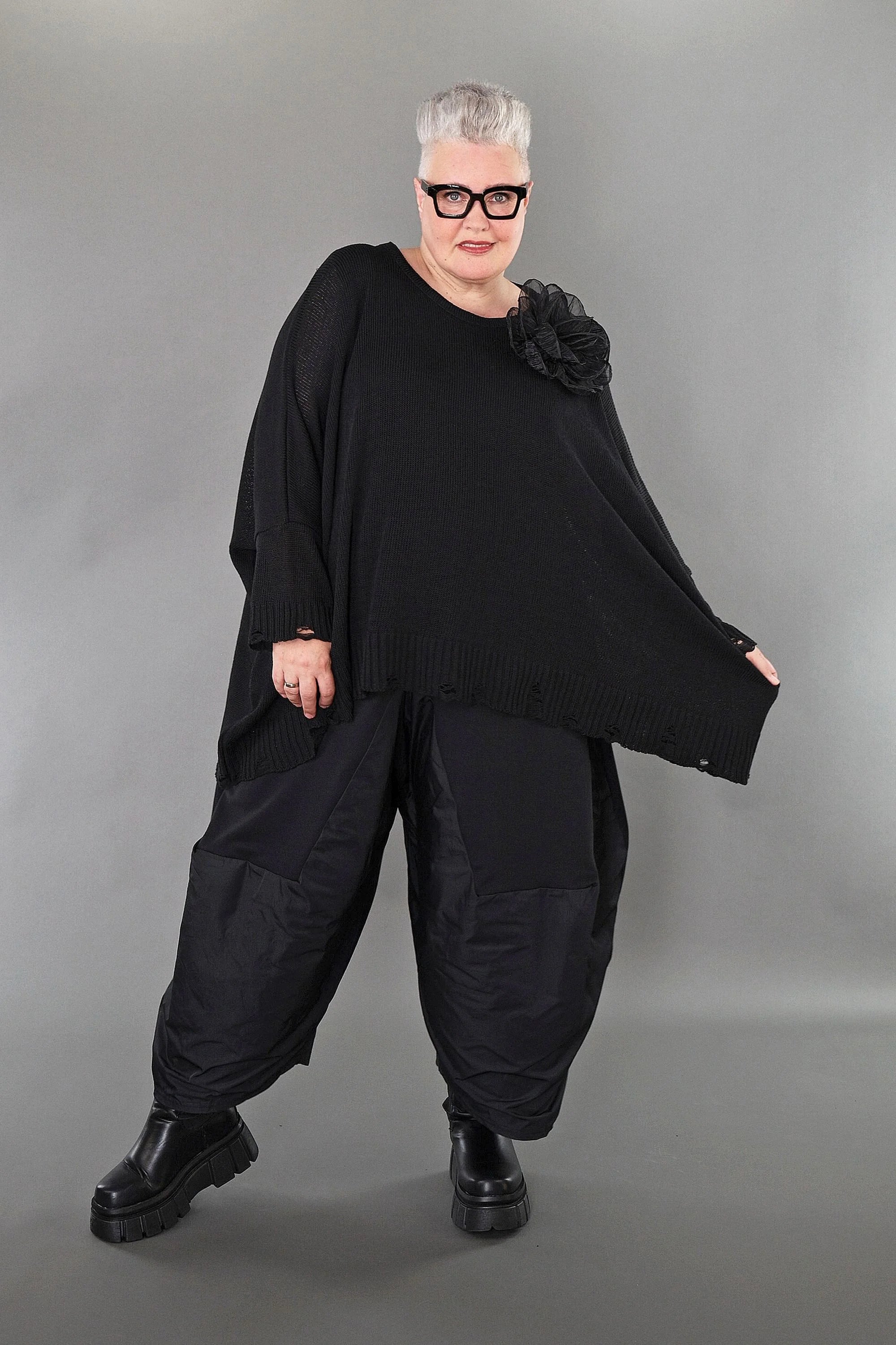  AKH Premium Bigshirt in kastiger Form, aus Baumwolle, P1002.2535, Schwarz, Ausgefallen