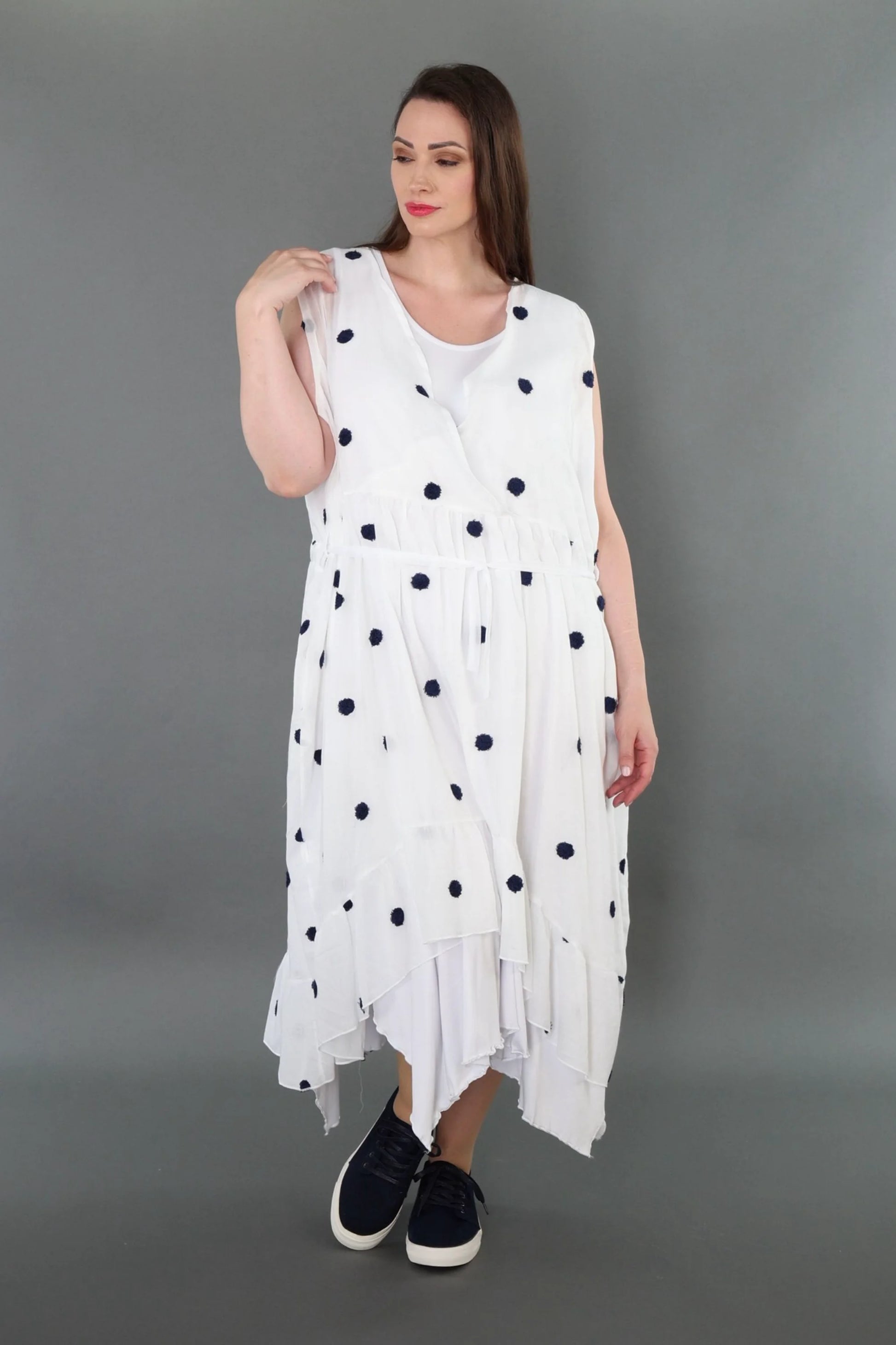  A-Form Kleid von AKH Premium aus Baumwolle, P1005.7115, Weiß/Dunkelblau, Punkte, Schick