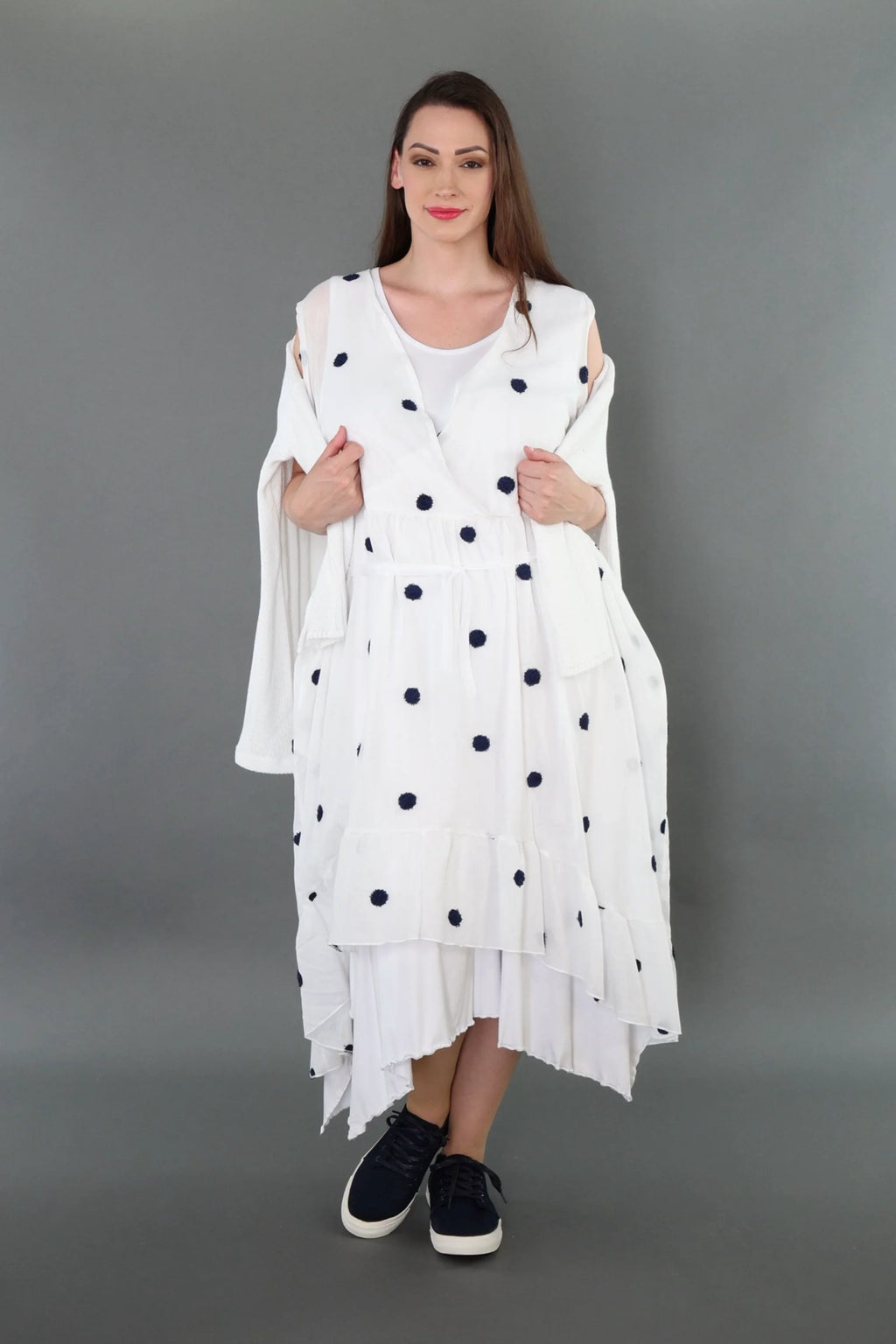  A-Form Kleid von AKH Premium aus Baumwolle, P1005.7115, Weiß/Dunkelblau, Punkte, Schick