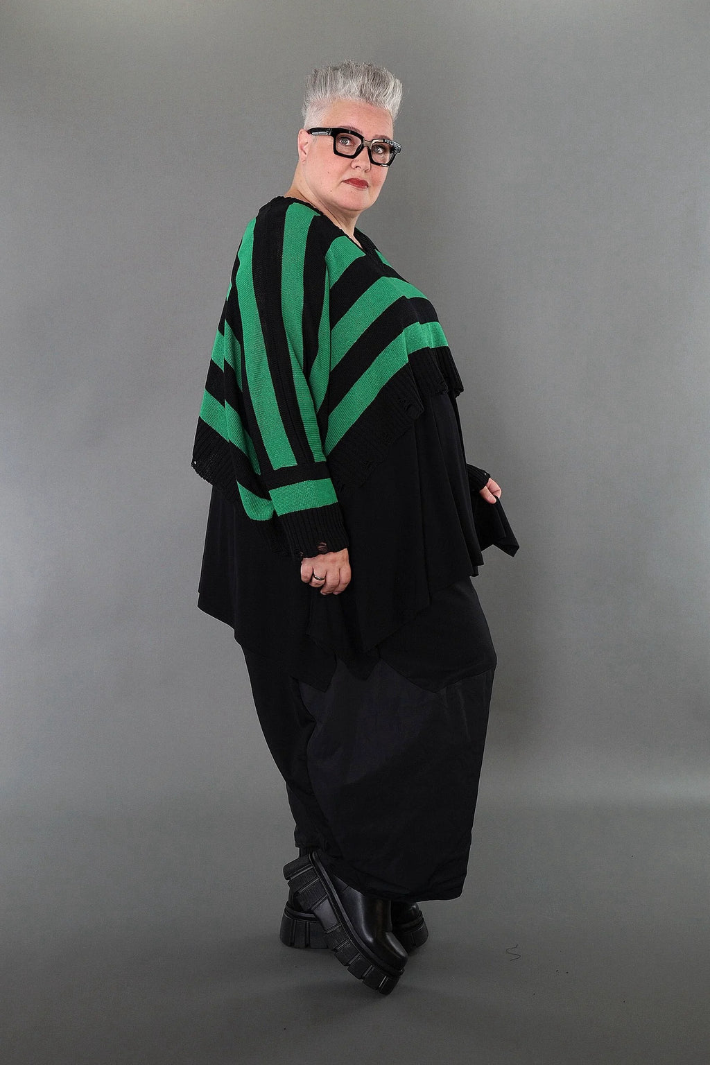  AKH Premium Überwurf in kastiger Form, aus Baumwolle, P1007.2537, Schwarz/Grün, Schick