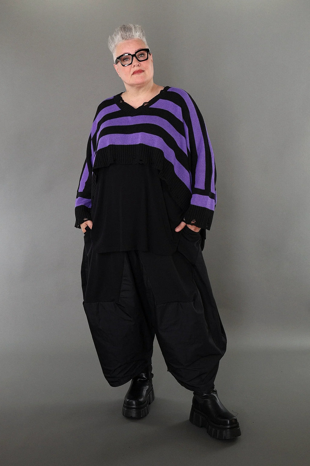  AKH Premium Überwurf in kastiger Form, aus Baumwolle, P1007.2537, Schwarz/Lavendel, Schick