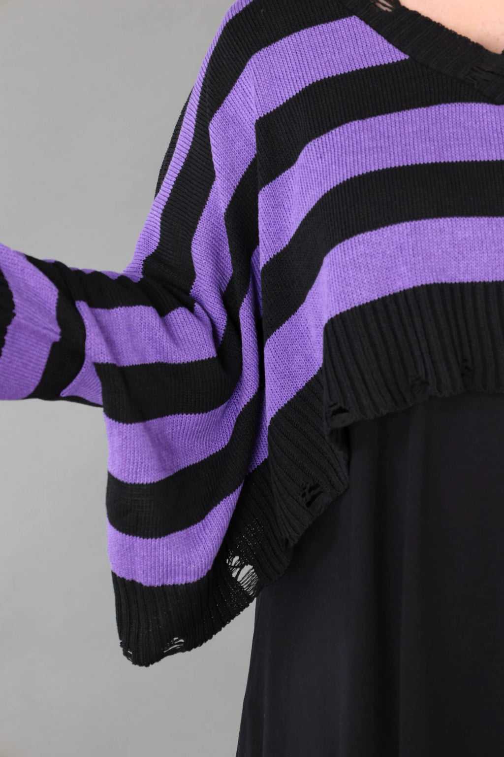  AKH Premium Überwurf in kastiger Form, aus Baumwolle, P1007.2537, Schwarz/Lavendel, Schick