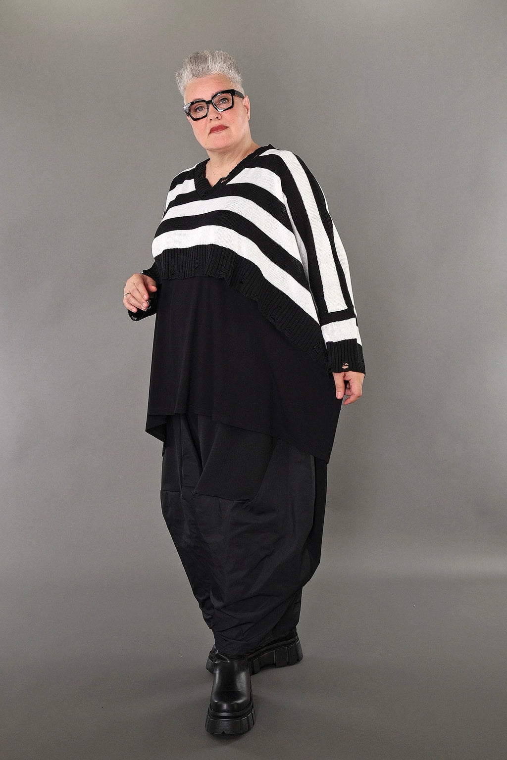  AKH Premium Überwurf in kastiger Form, aus Baumwolle, P1007.2537, Schwarz/Weiß, Schick