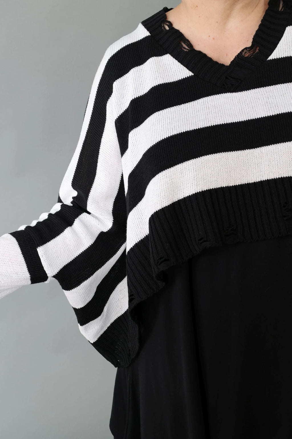  AKH Premium Überwurf in kastiger Form, aus Baumwolle, P1007.2537, Schwarz/Weiß, Schick