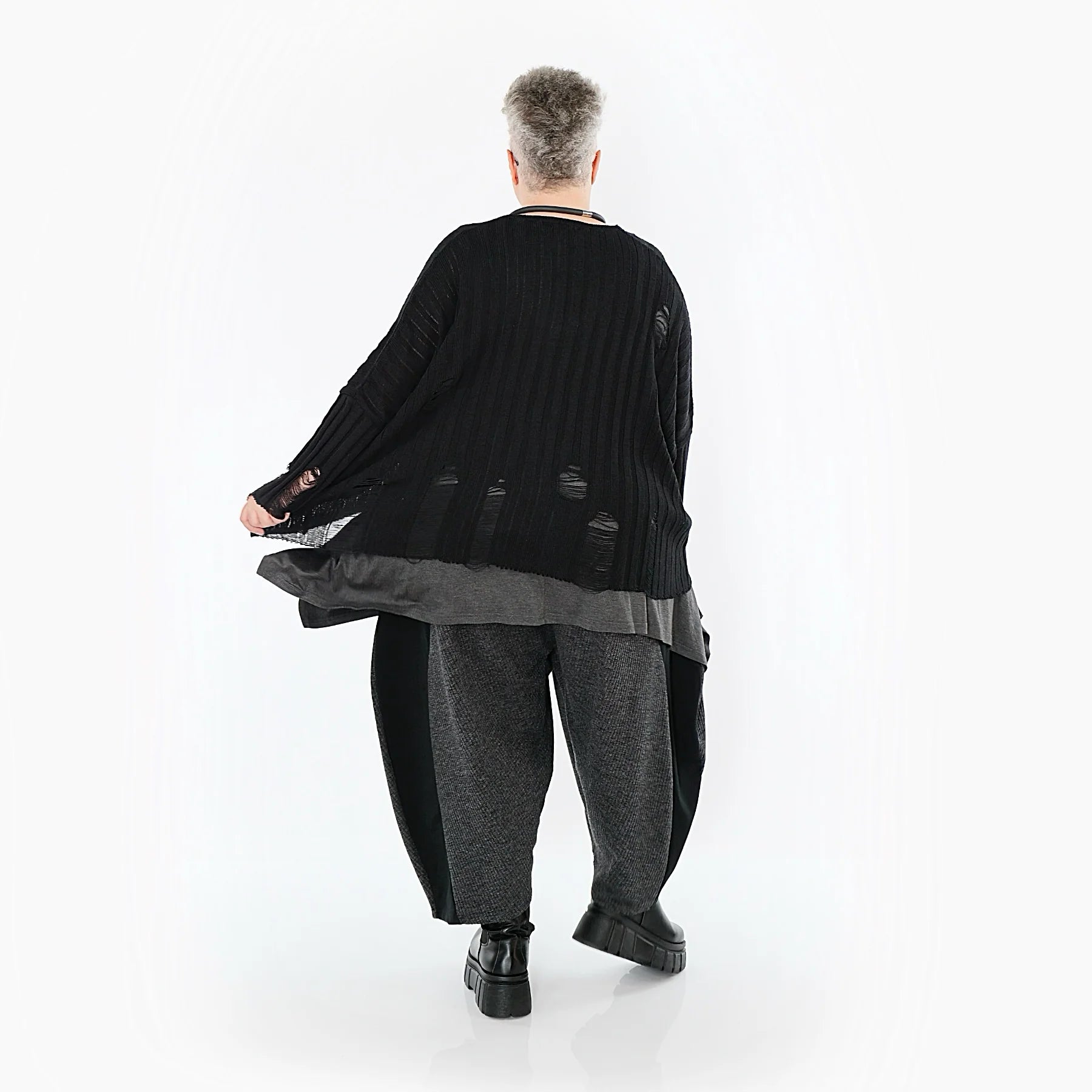  AKH Premium Bigshirt in kastiger Form, aus Baumwolle, P1009.2543, Schwarz, Ausgefallen