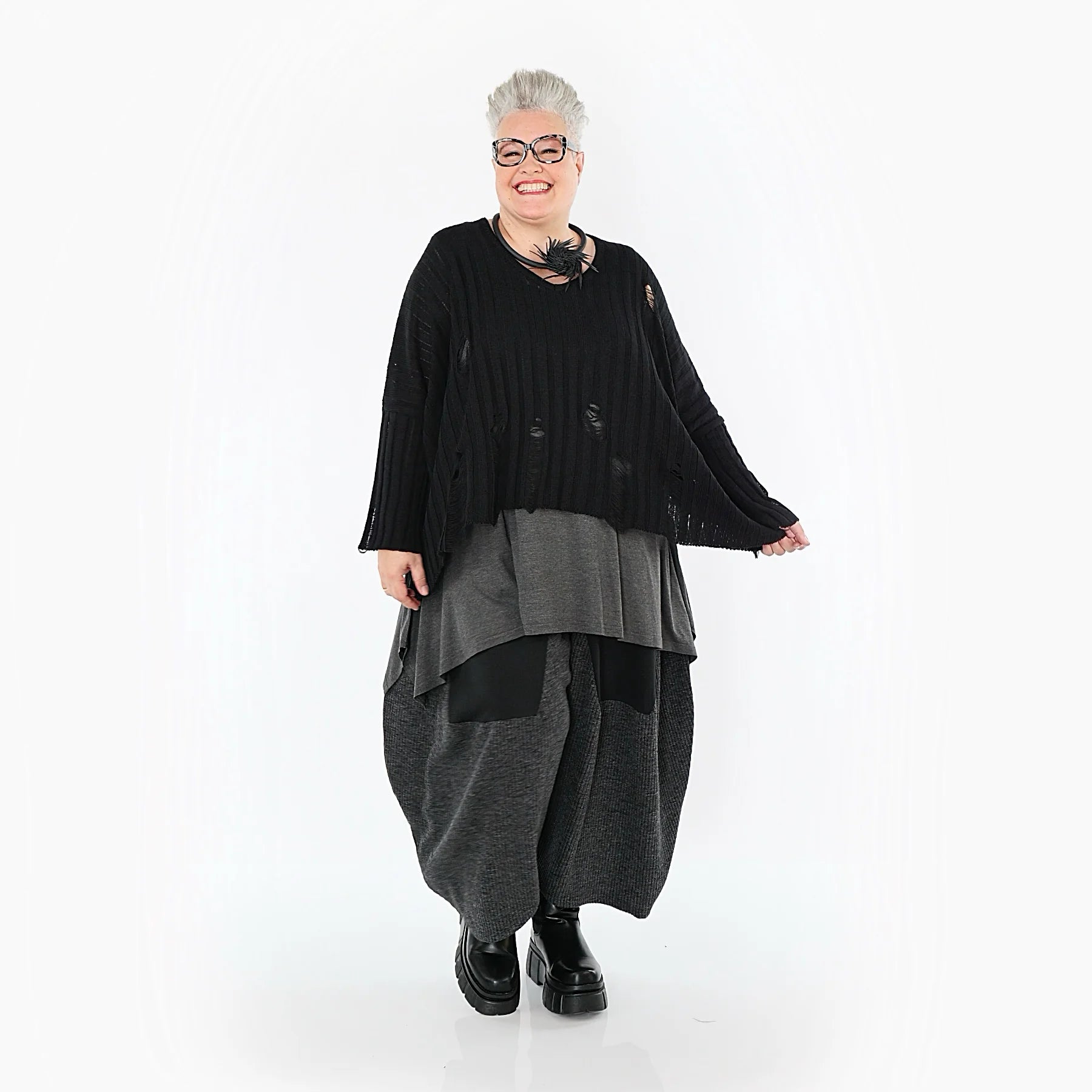  AKH Premium Bigshirt in kastiger Form, aus Baumwolle, P1009.2543, Schwarz, Ausgefallen