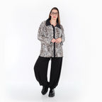  AKH Premium Bluse in gerundeter Form, aus Polyester, P1018.7151, Ecru/Braun/Schwarz
