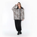  AKH Premium Bluse in gerundeter Form, aus Polyester, P1018.7151, Ecru/Braun/Schwarz