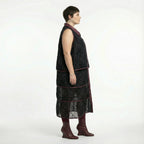  A-Form Weste von AKH Premium aus Materialmix, P1028.7120, Schwarz-Weinrot, Ausgefallen