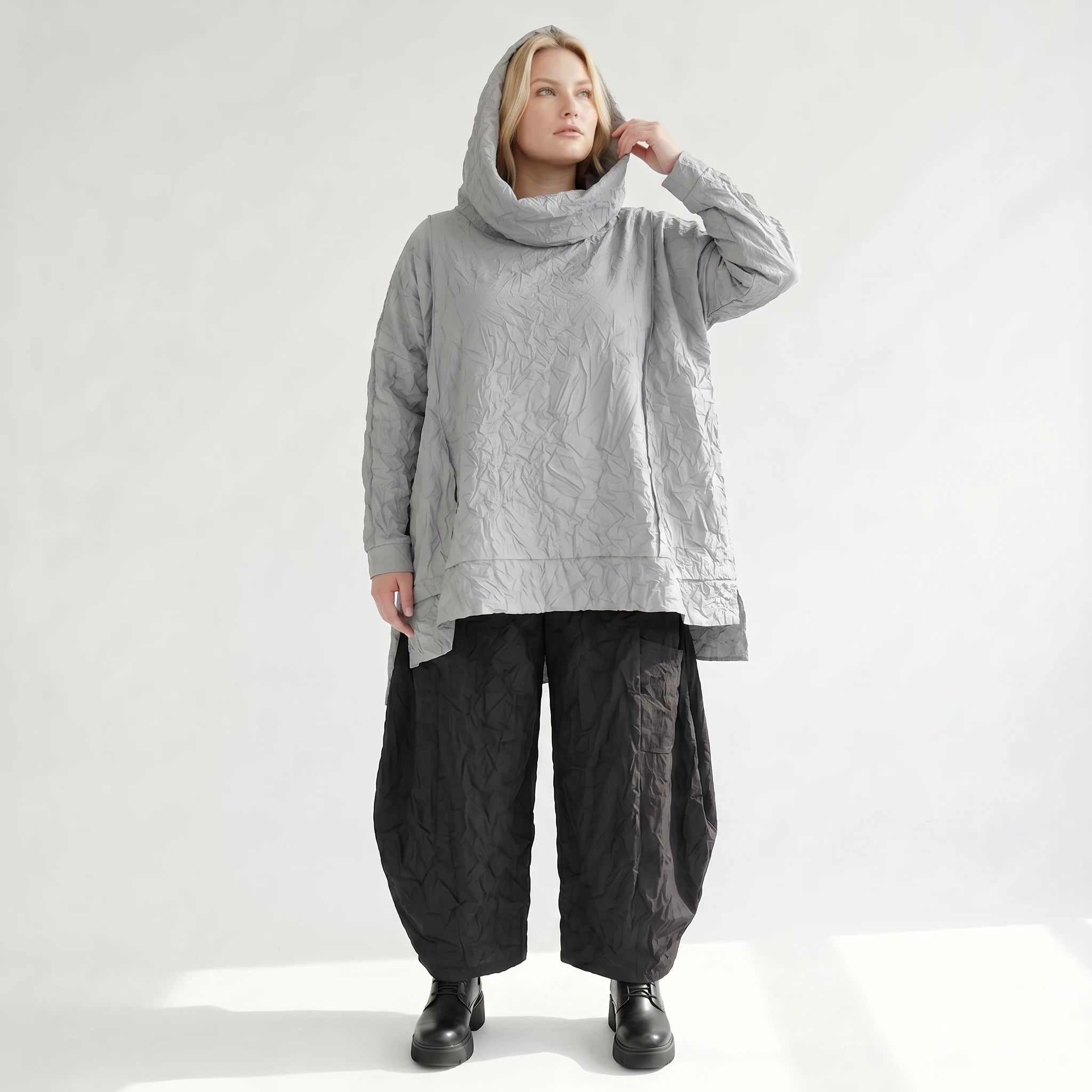 Oversize Lagenlook Shirt mit Rollkragen und Kapuze in luftig leichter Crash Popeline, Grau