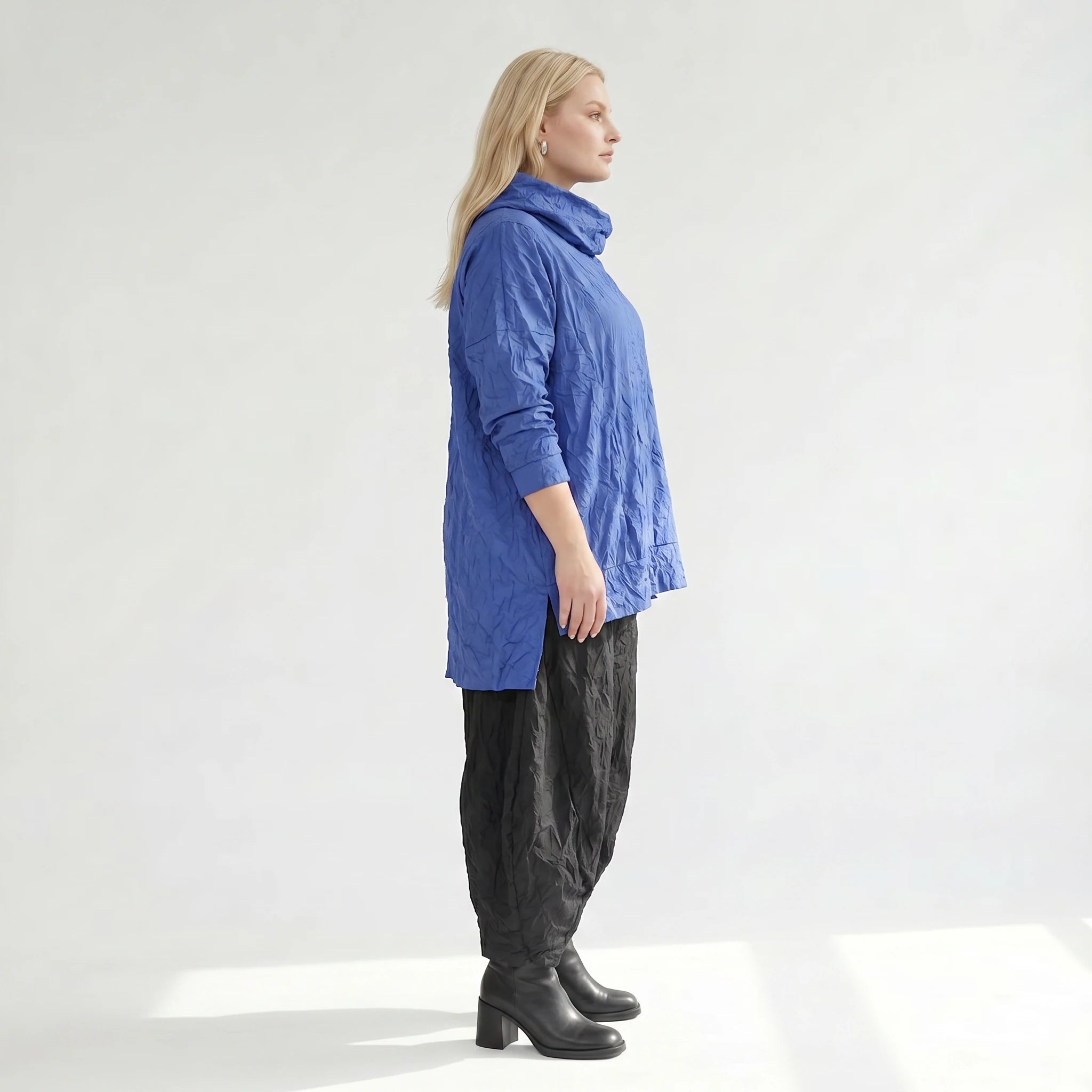 Stilvolles Oversize Big Shirt im modernen Lagenlook aus luftiger Crash-Popeline, Royalblau