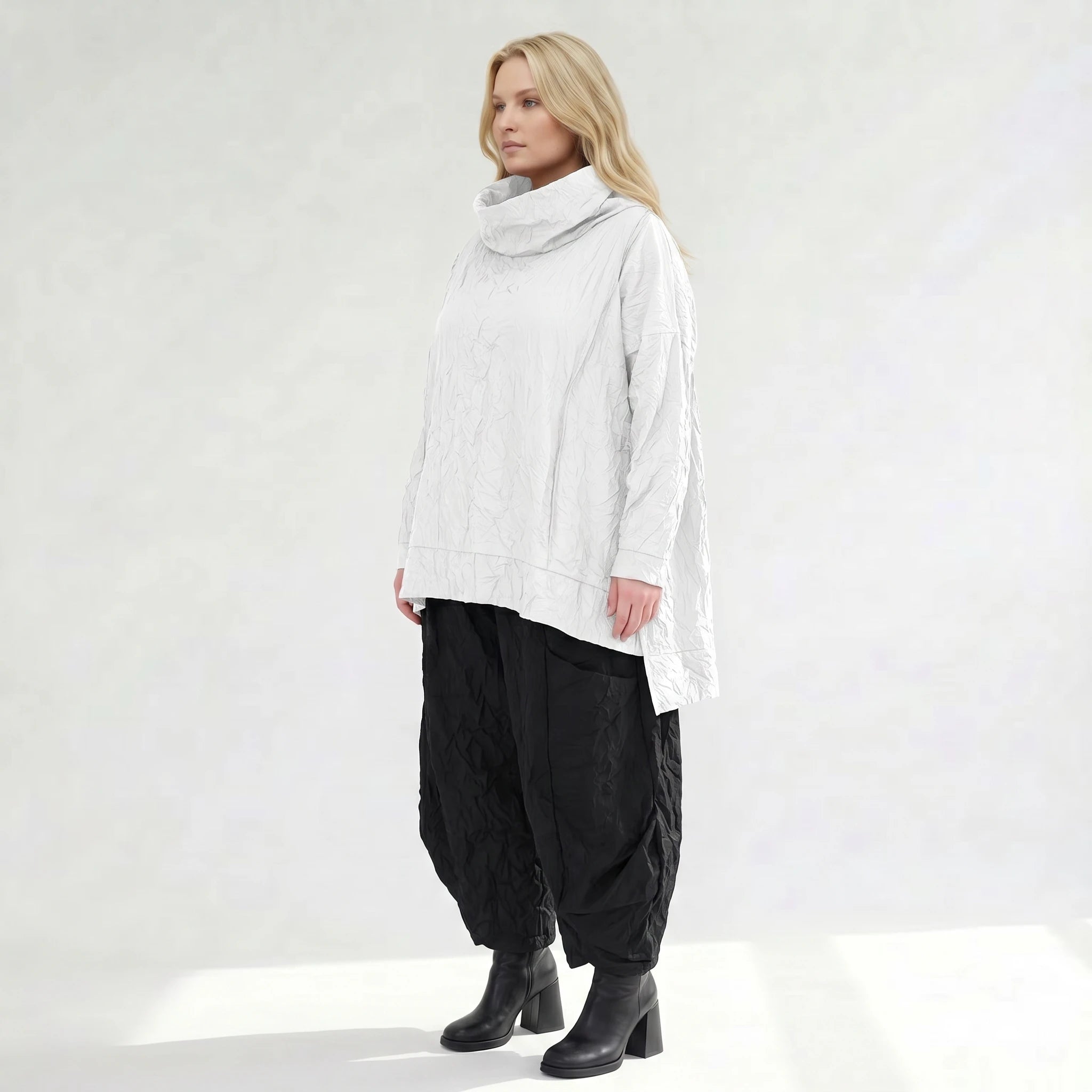 Ausgefallenes Oversize Big Shirt im modernen Lagenlook aus crash Popeline, luftig und leicht, Weiß