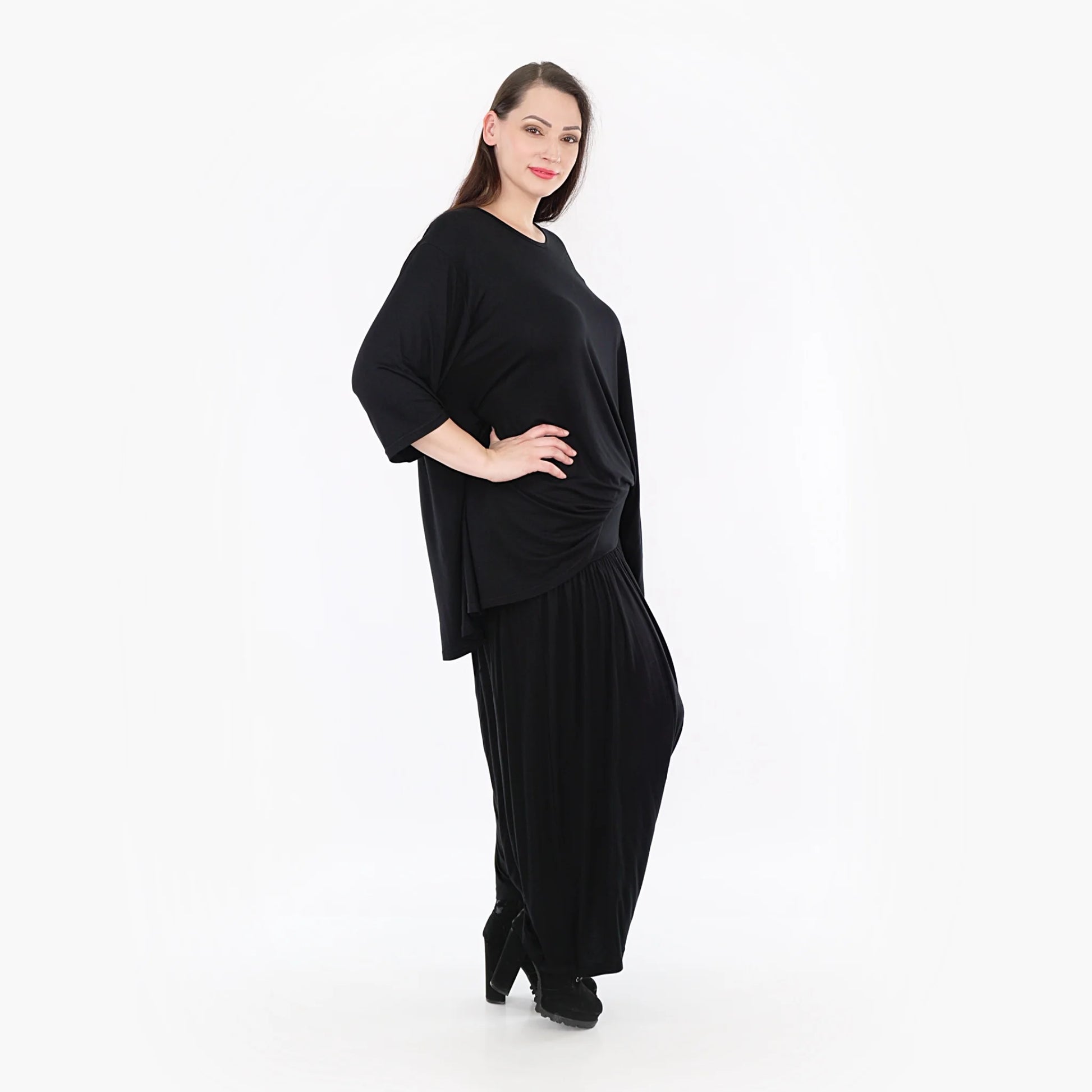  Ballonrock aus leichtem Viskose-Jersey in elegantem Schwarz für lässige Plus Size-Mode