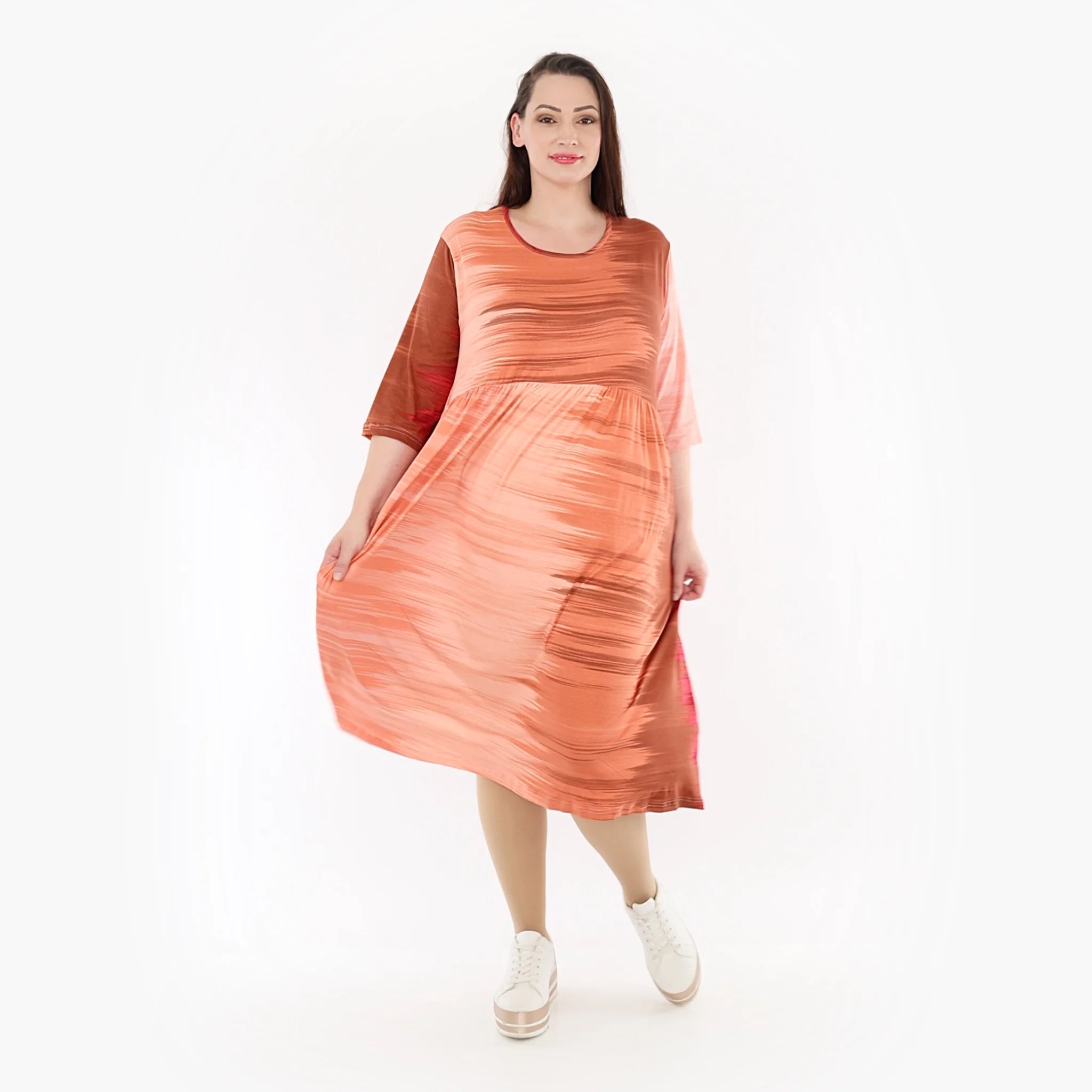  Ballonkleid in lebhaftem Batik-Design in Koralle-Orange aus leichtem Viskosemix für Komfort