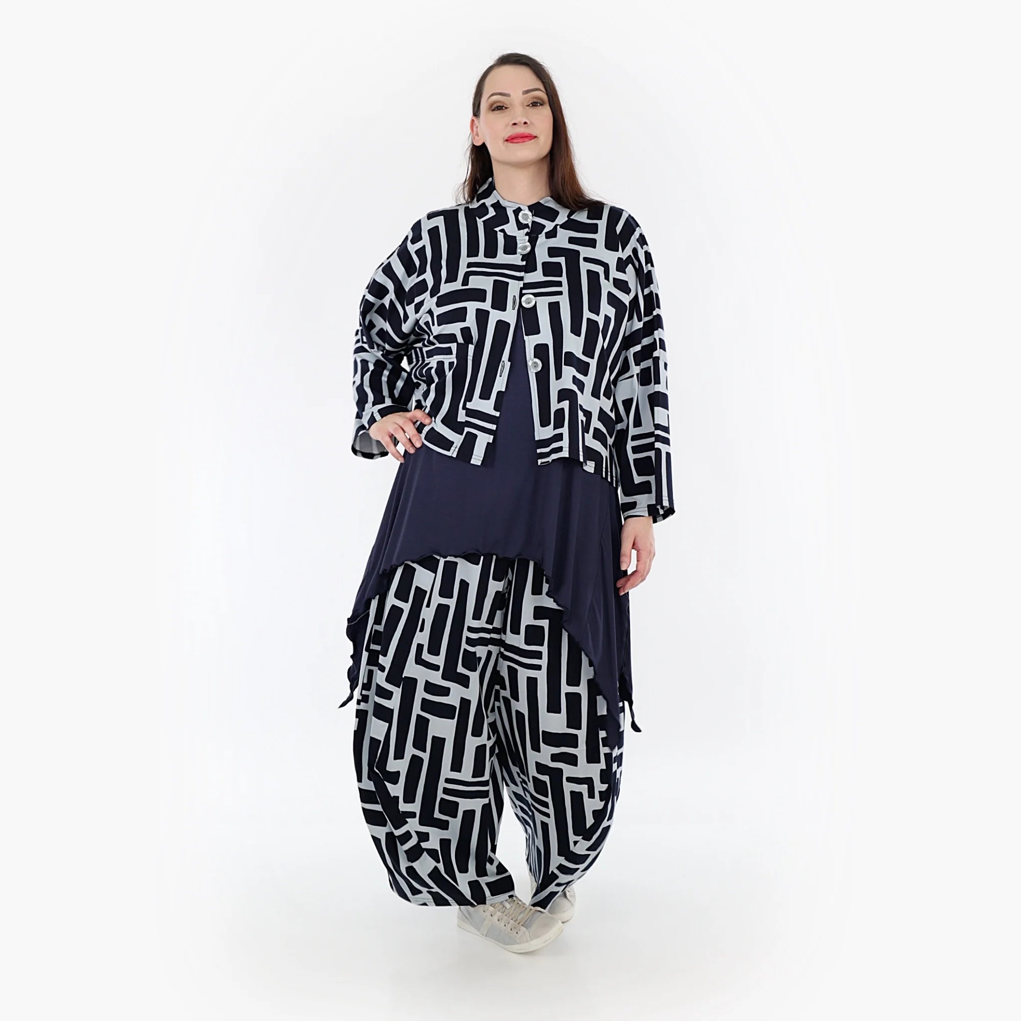  AKH Fashion Jacke in kastiger Form, aus Viskose, 1318.06929, Marine-Hellblau, Schick