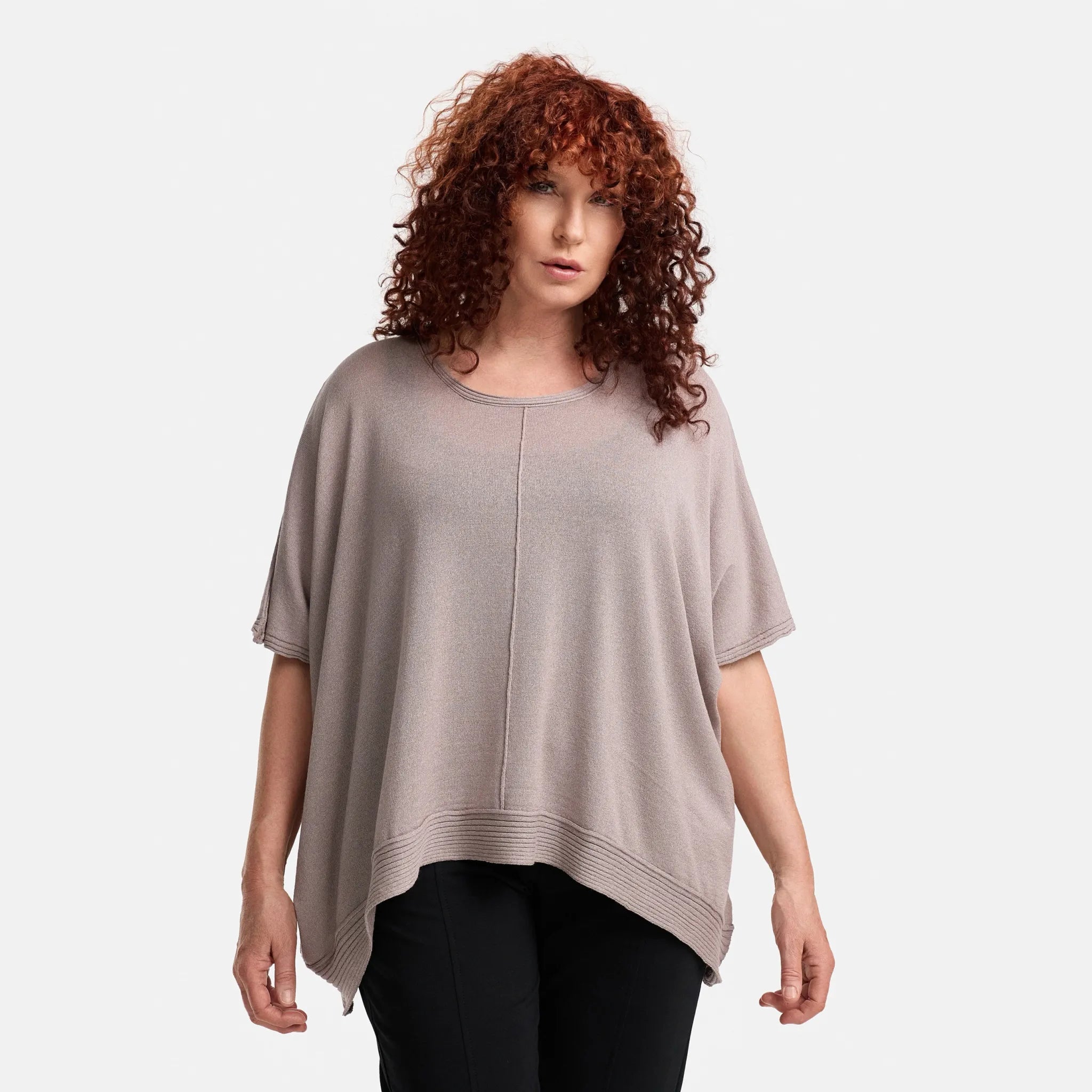  Amandine Pullover in kastiger Form, aus Viskose, A2803, Puder, Schick, Modern, Bequem