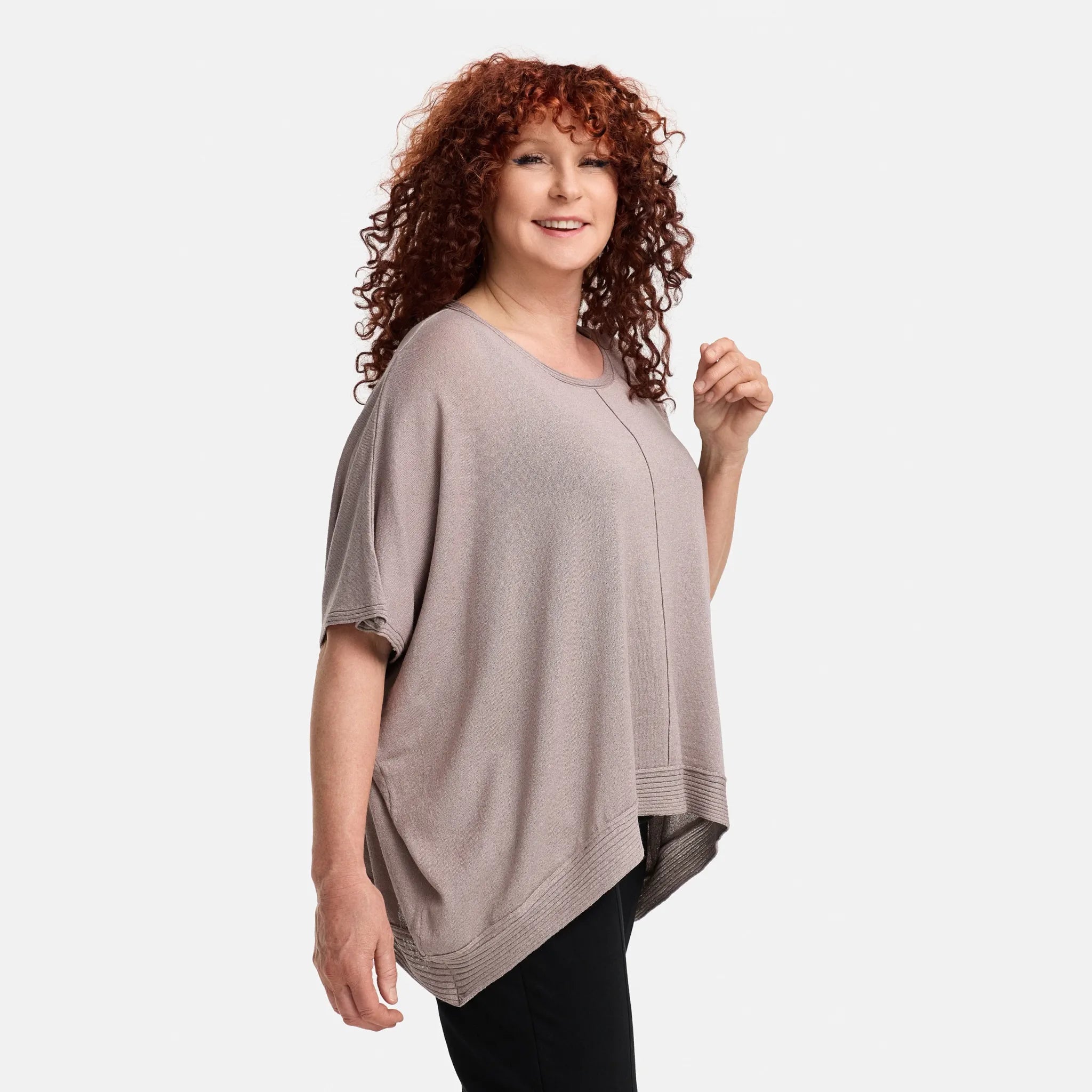  Amandine Pullover in kastiger Form, aus Viskose, A2803, Puder, Schick, Modern, Bequem