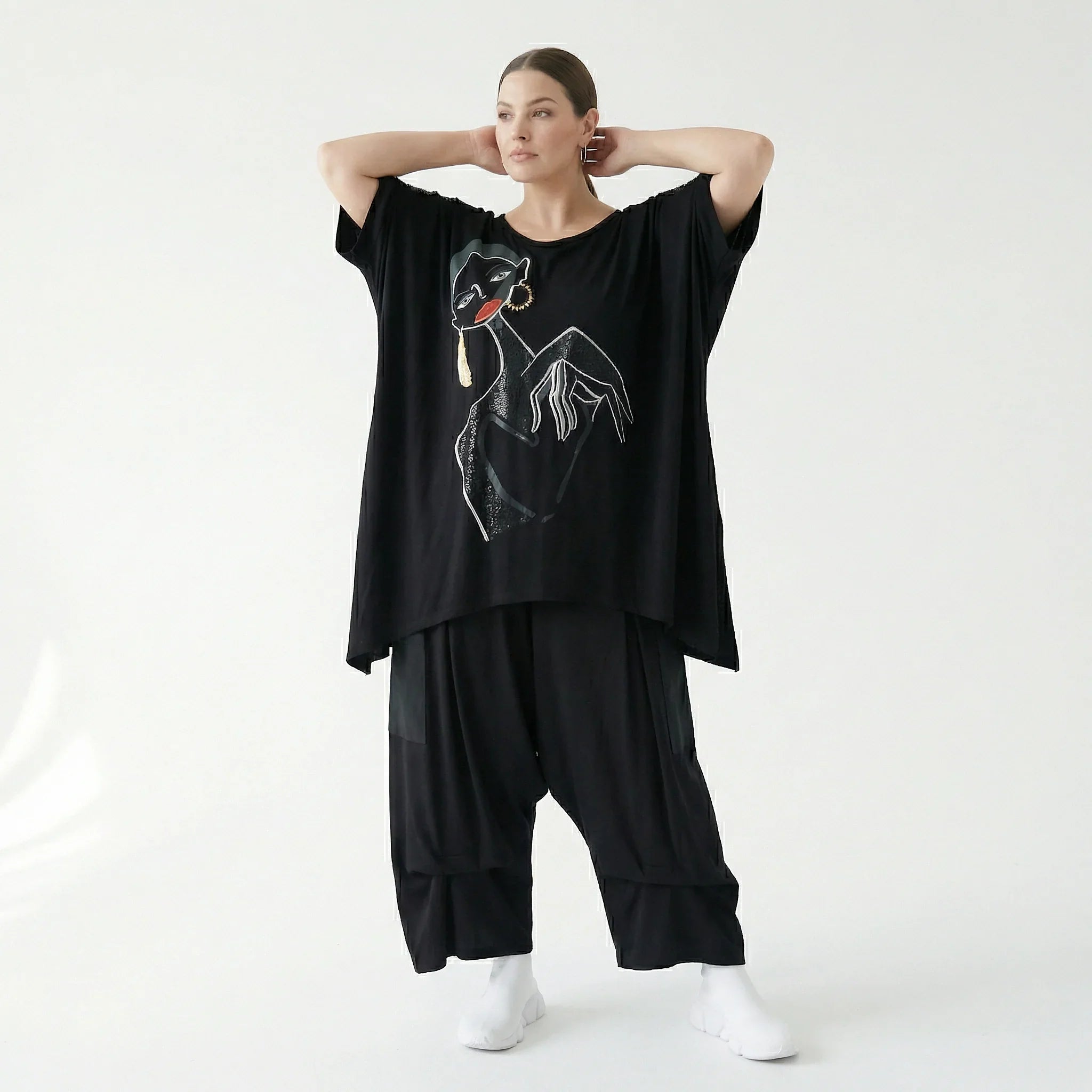 Maxlive Damen Oversize-Bluse Schwarz mit Print & Glanzdetails, Viskosemix, EU 38 bis 62, Artwear Tunika