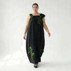 Damen Kleid schwarz-grün LUANI Avantgarde Maxikleid Baumwolle mit Stickerei, EU 40 bis 48