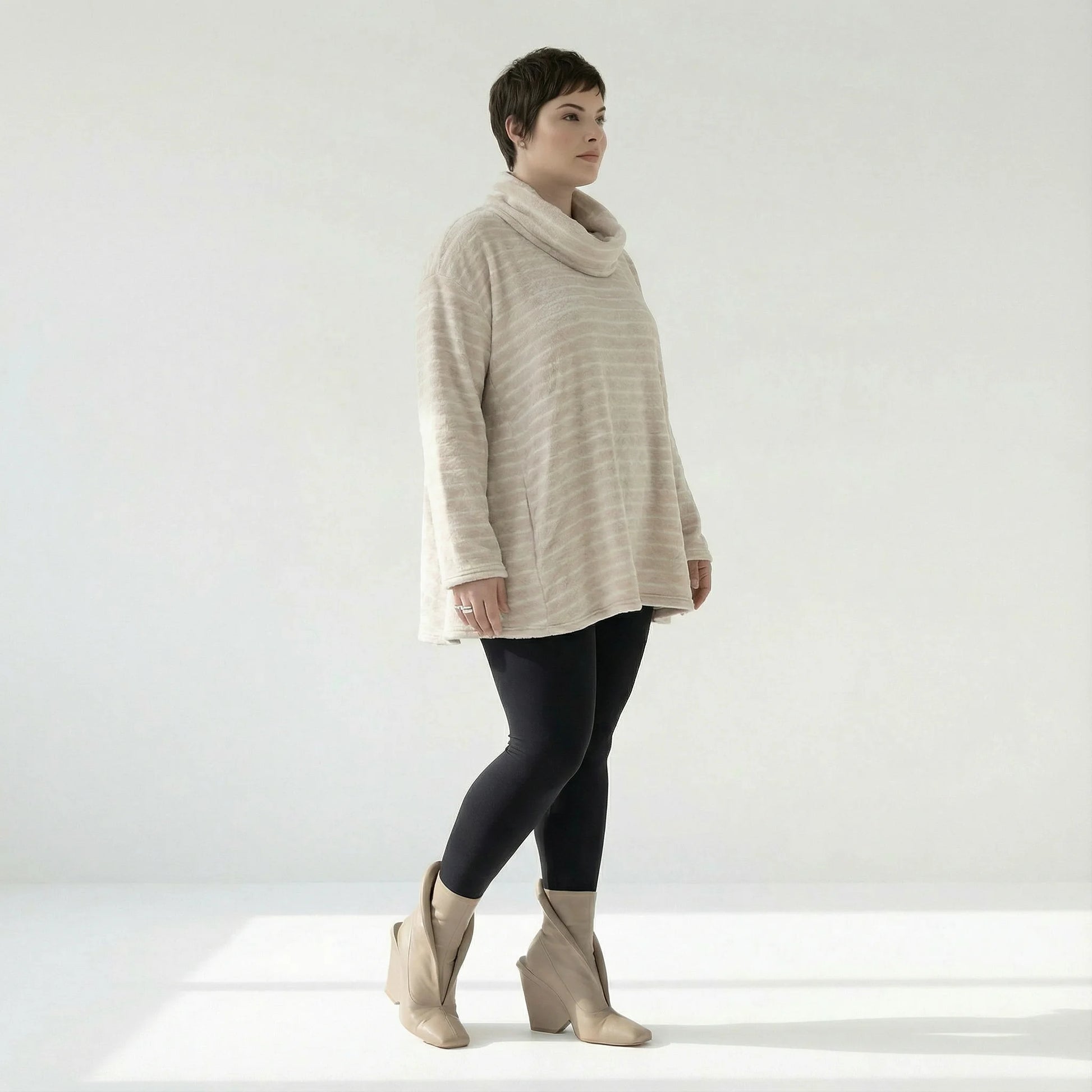  A-Form Bigshirt von AKH Fashion aus Materialmix, 1569.0593R, Beige/Weiß, Streifen, Schick