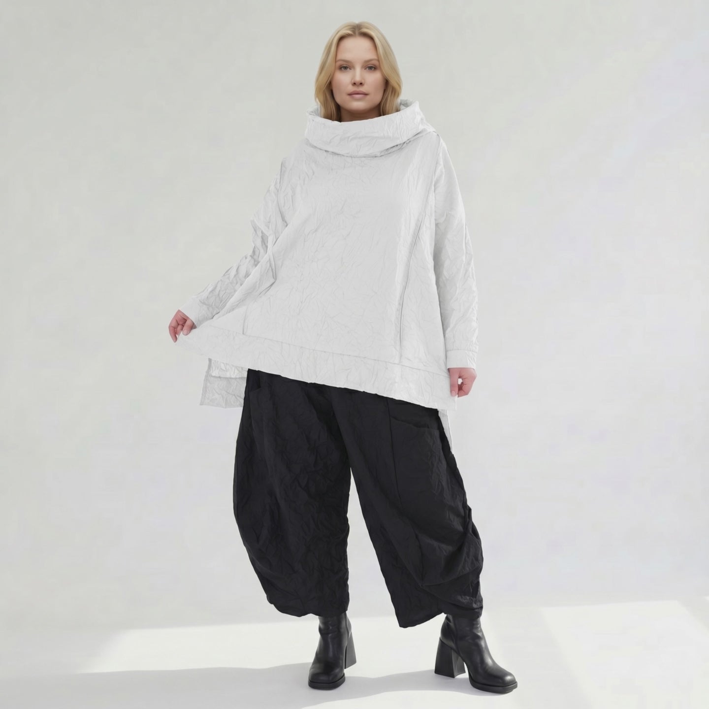 Ausgefallenes Oversize Big Shirt im modernen Lagenlook aus crash Popeline, luftig und leicht, Weiß