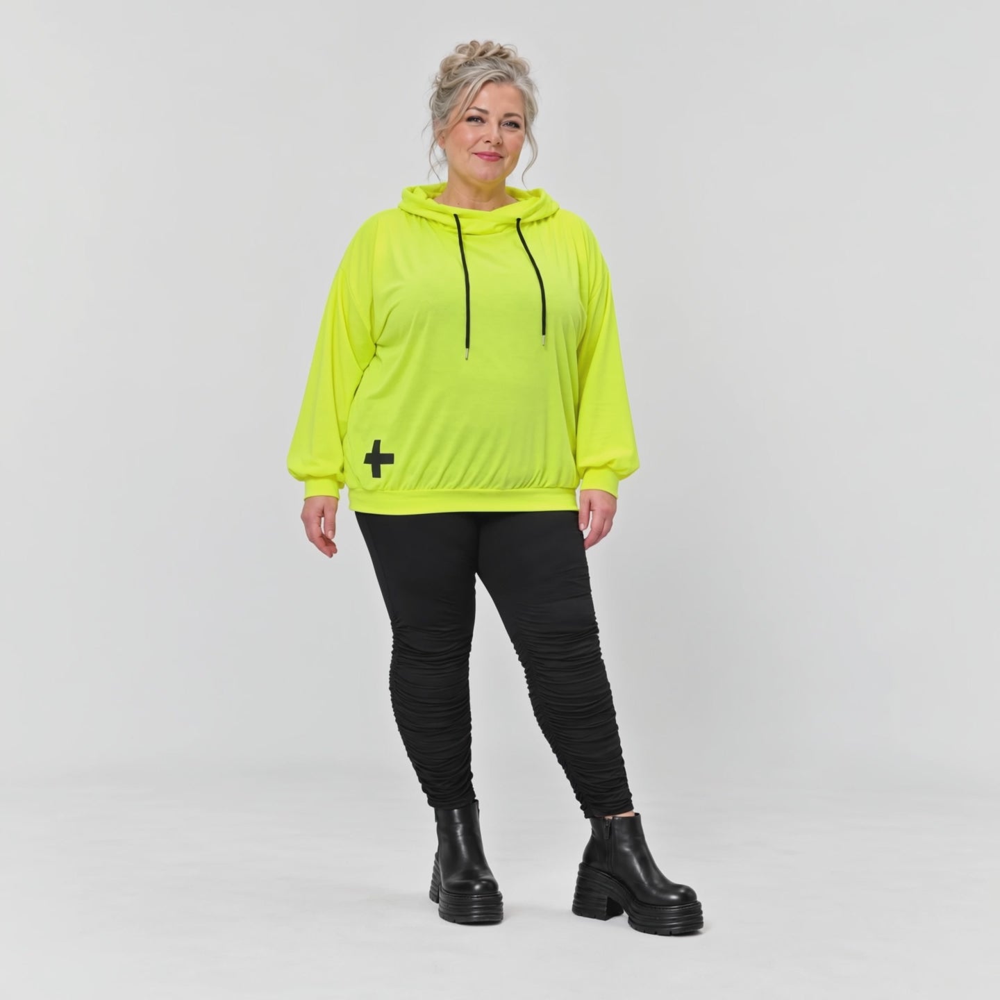 Hoody in Neongelb aus weichem Stretchjersey aus Italien mit Kapuze und gerader Passform