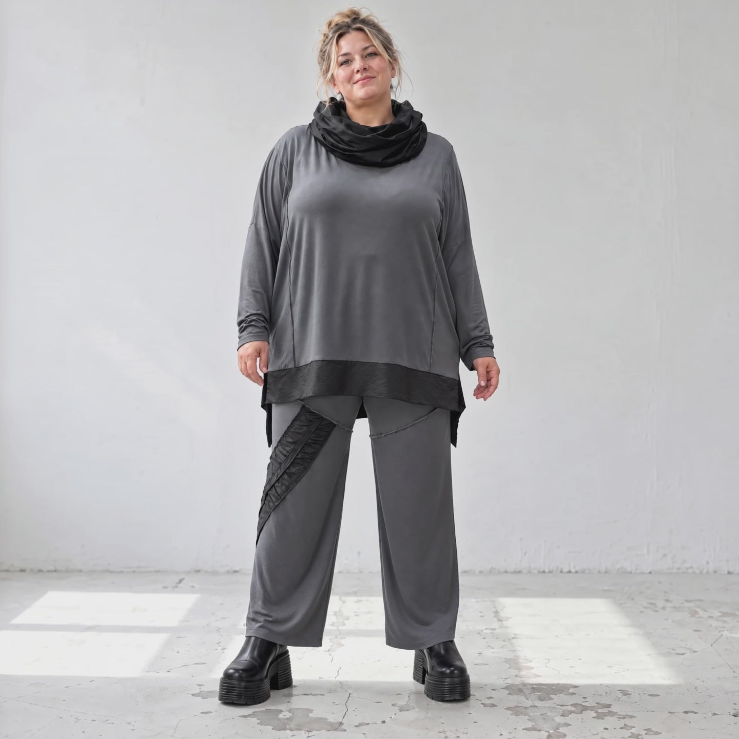 Wintershirt aus weichem Jersey mit Rollkragen Vokuhila Schnitt Taft und Seitenschlitzen