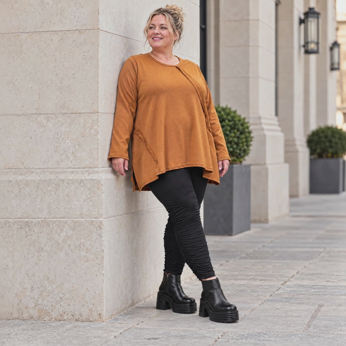 Langarmshirt in Braun aus weichem Stretchjersey mit fließender A-Linie für den Alltag