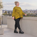 Kuscheliges Langarmshirt aus flauschigem Feinstrick in A-Linie mit Gelb/Schwarz Muster