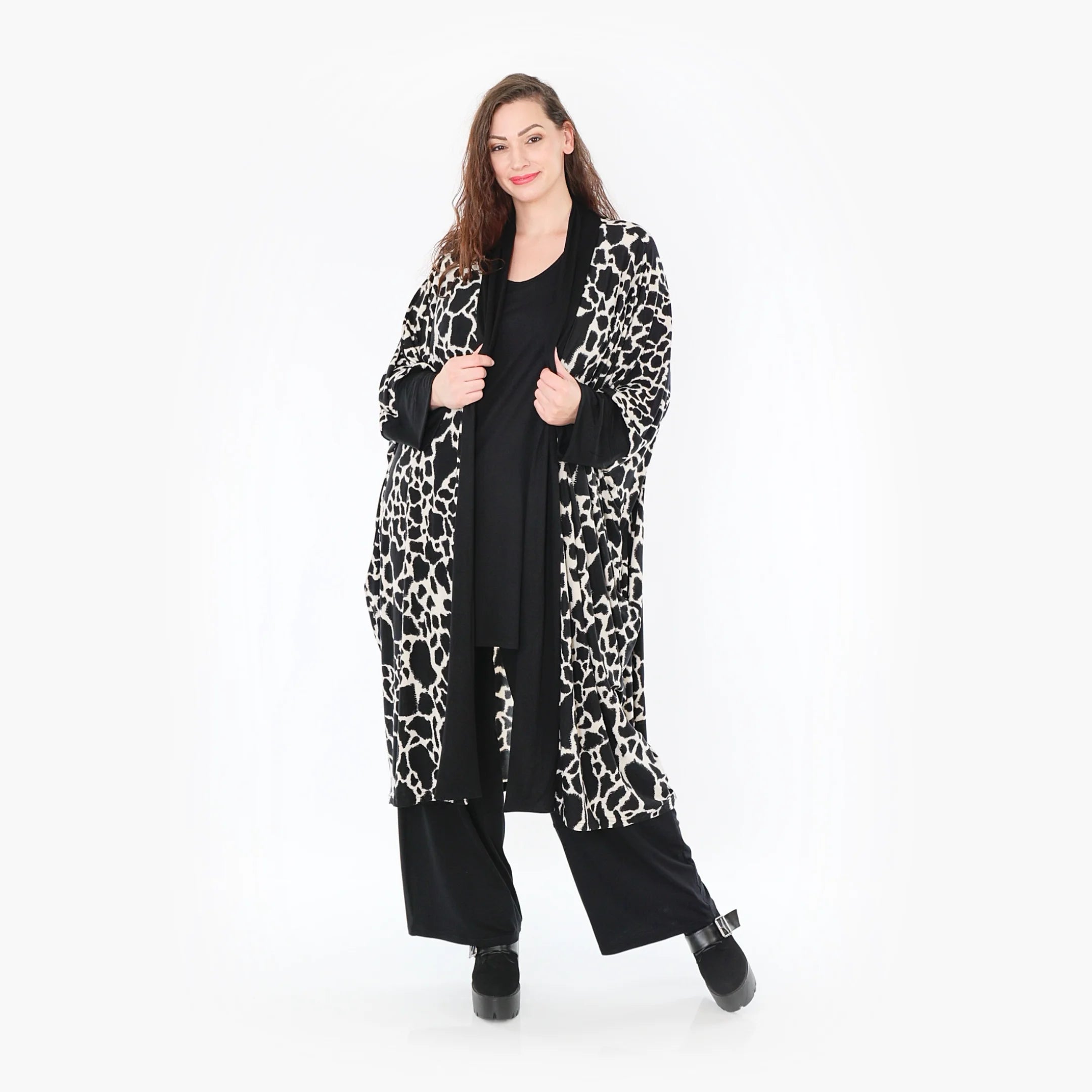 AKH Fashion Jacke in gerader Form, aus Viskose, 1371.06930, Schwarz-Ecru, Leopard, Schick