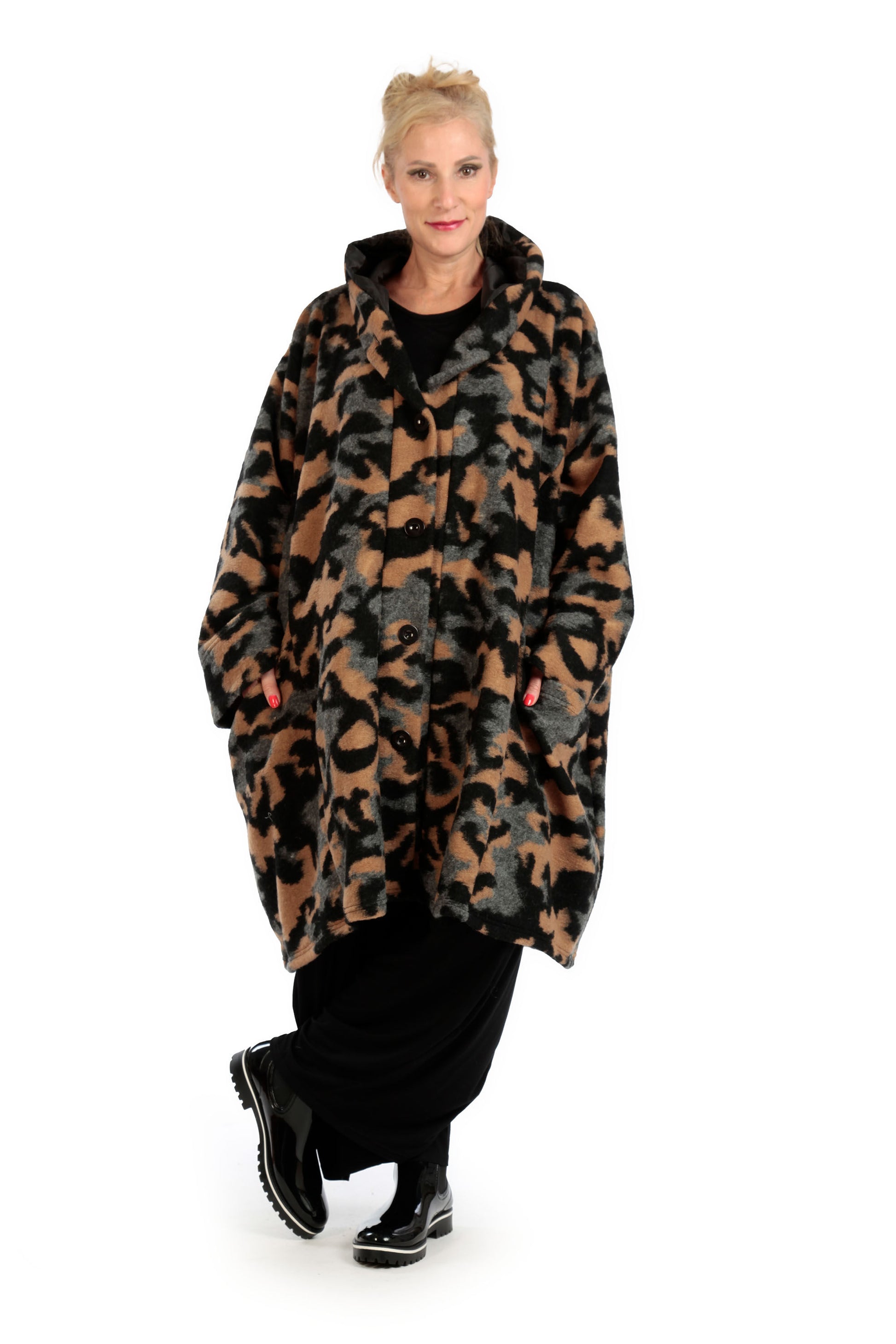  Ballonmantel in elegantem Camouflage-Muster aus wool-blend für warme Herbstlooks und Plus-Size-Style